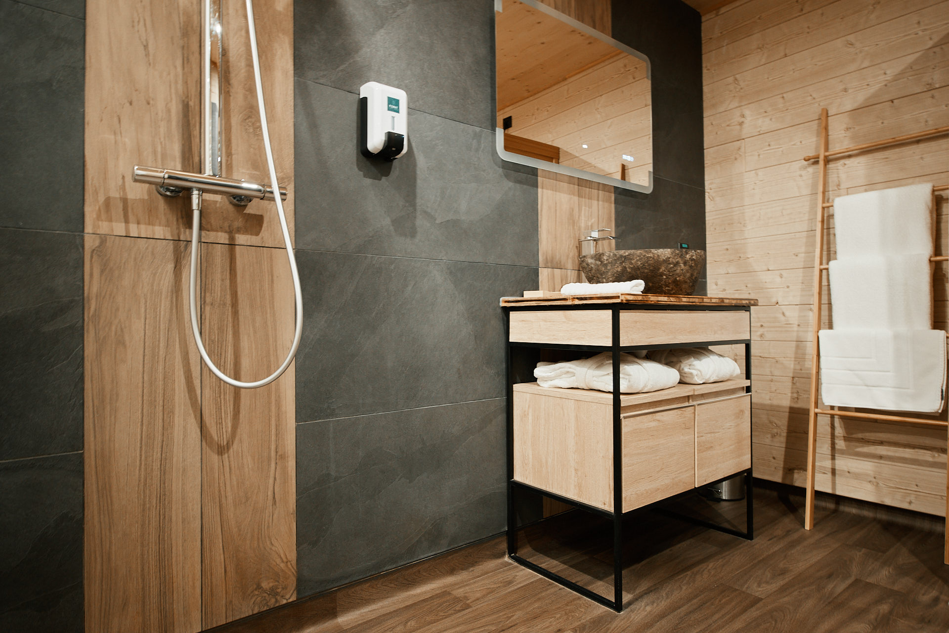 Cottage Spa Orion : une cabane sur pilotis pour une escapade romantique à Ville-Sur-Illon — vue depuis la terrasse