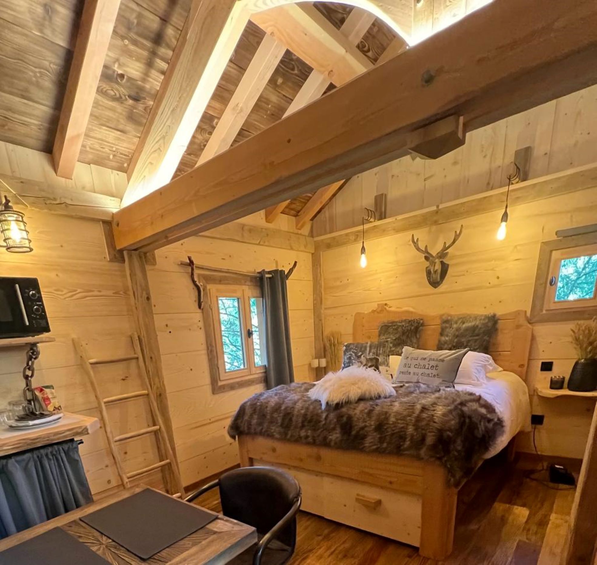 Cabane La Champvent : une évasion bien-être en Franche-Comté à Petite Chaux — cuisine