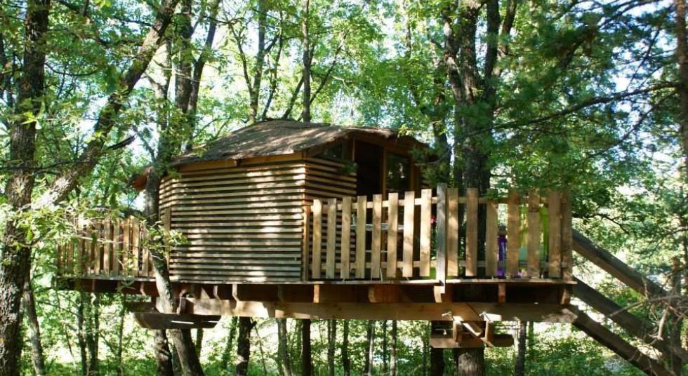 Photo 3/9 — Cabane « La Cabane de Manon : une escapade enchantée dans les arbres » à Beynes Provence-Alpes-Côte d'Azur