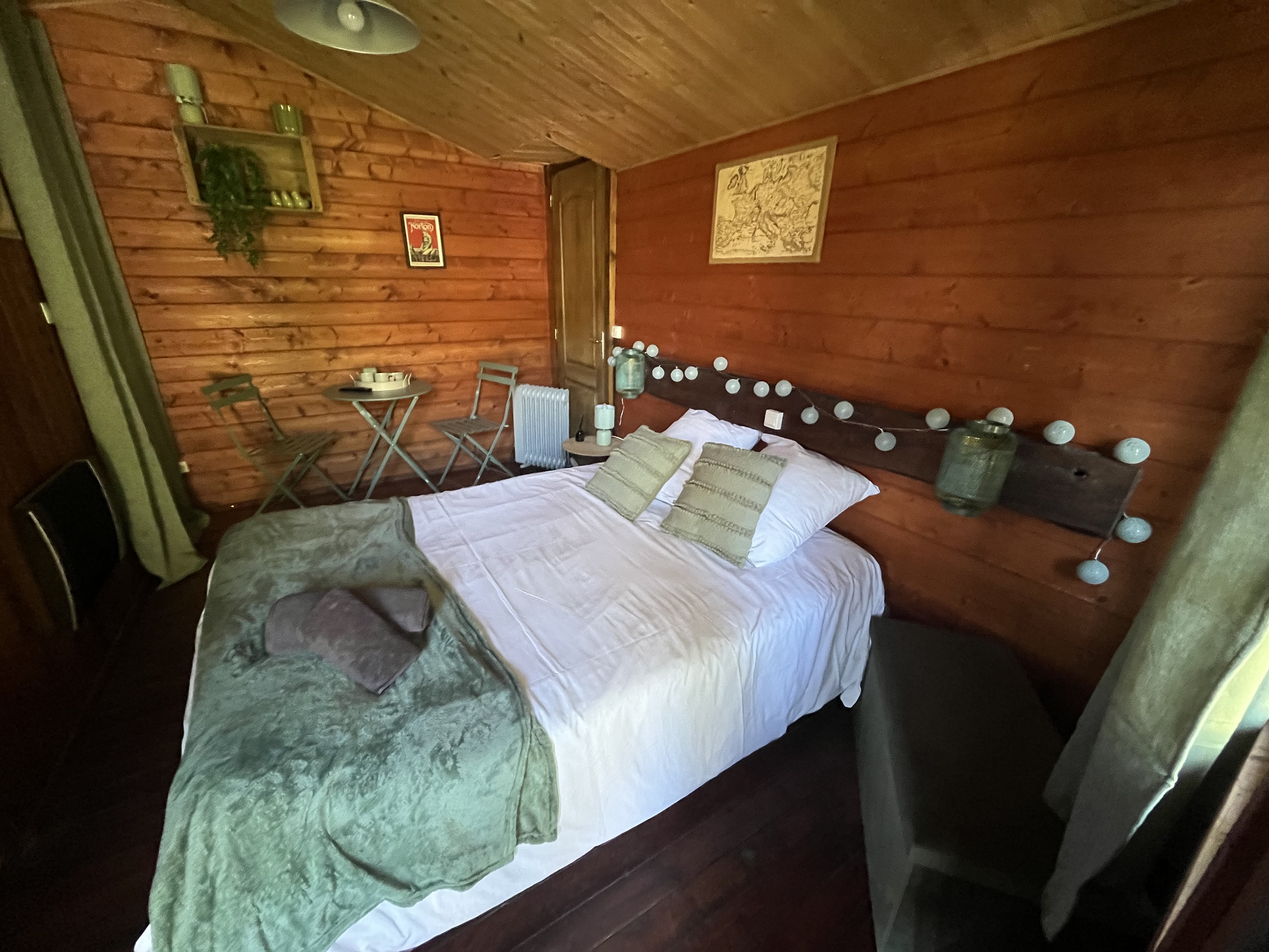 Chalet Norton — Chalet avec spa à Tarn à Le Maloya — chambre