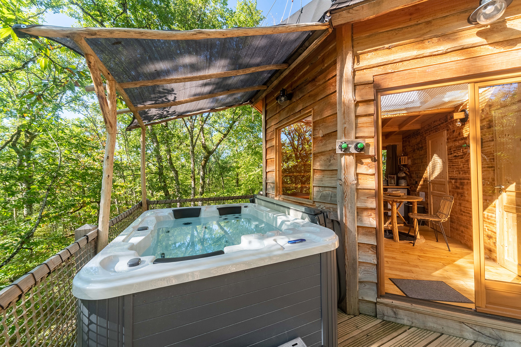 Cabane avec spa "Cocoon" — Nuit perchée à 5m dans le Lot