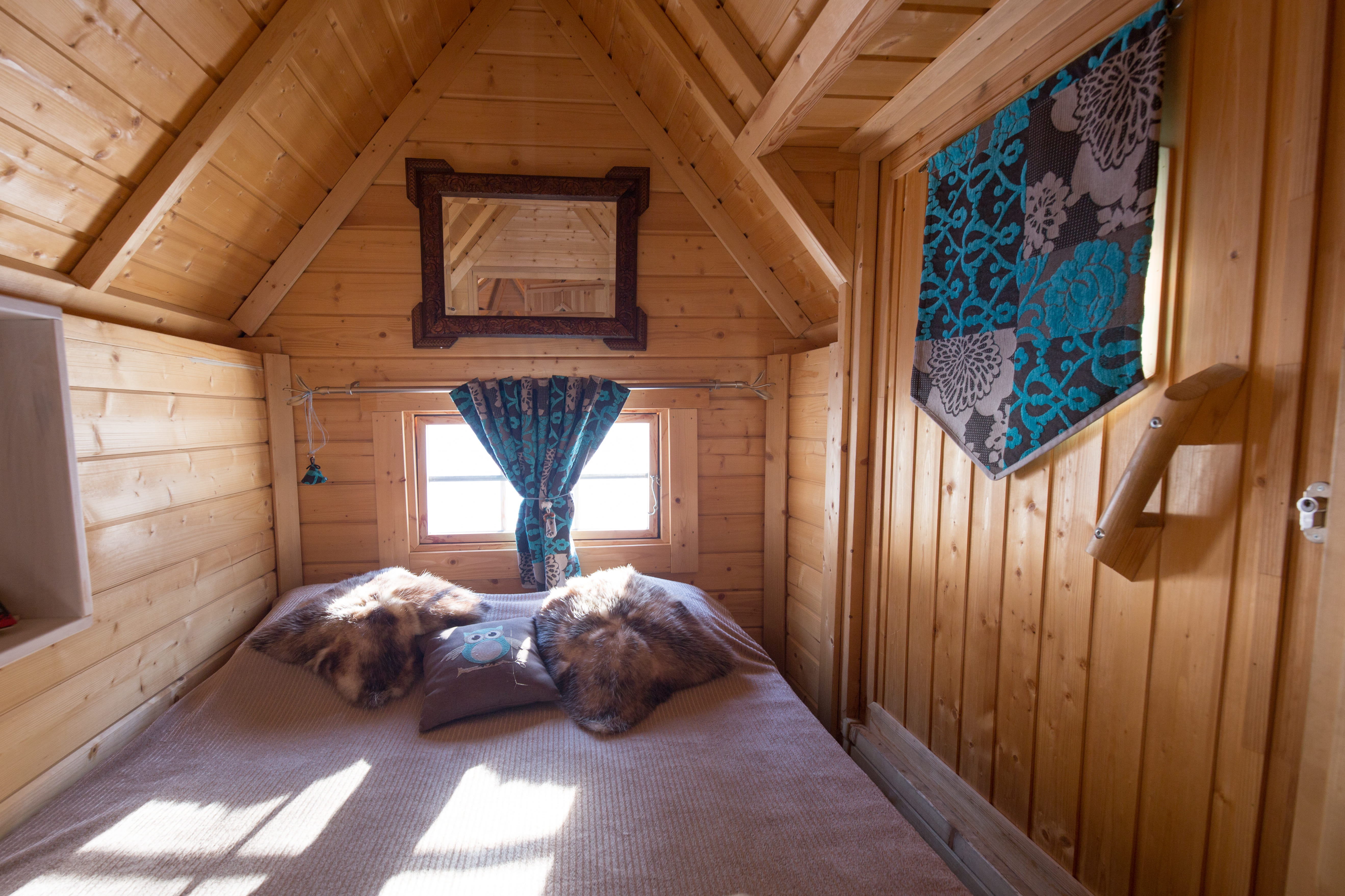 Kota Finlande & Spa : une expérience unique en pleine nature à Saint Martin De Queyrières — chambre