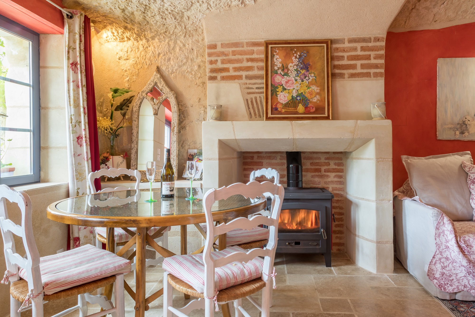 Gîte Troglodytique : une maison creusée dans la roche en Centre-Val de Loire