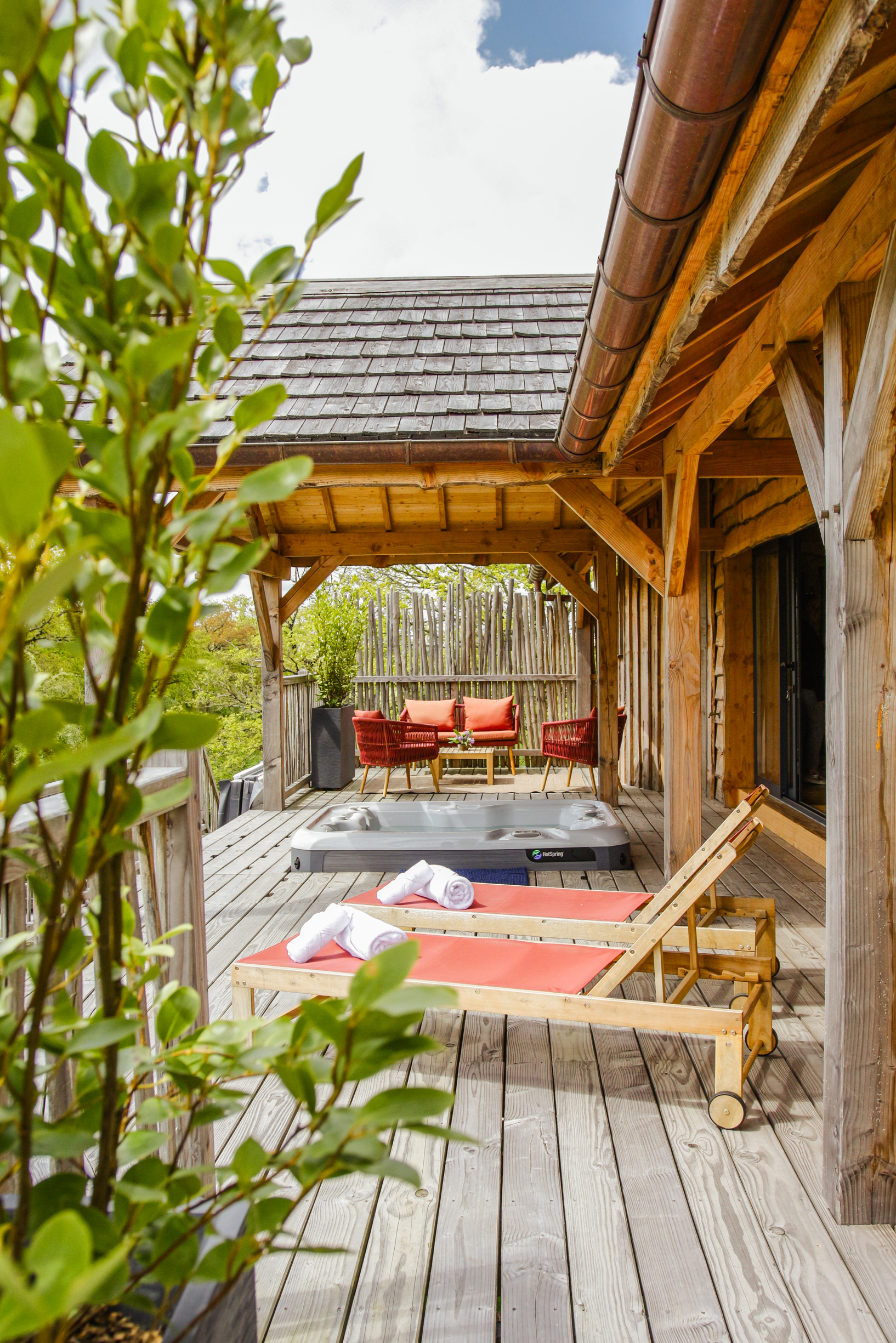 Cabane Spa du Bois de l’Epine : une évasion en hauteur à Sace — vue depuis la terrasse