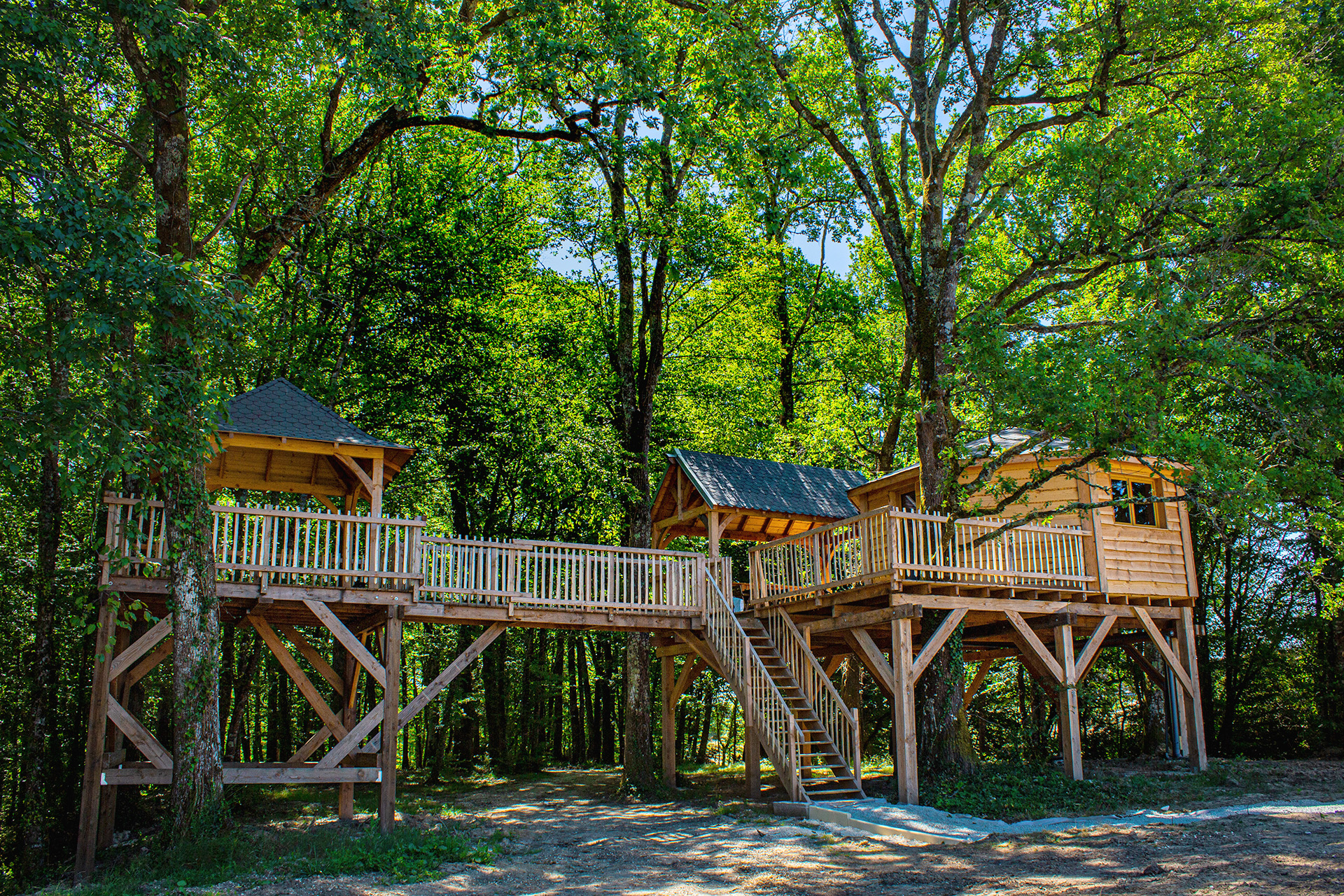 Cabane au temps suspendu & Spa : une évasion romantique dans les arbres — Cabane à Lunas