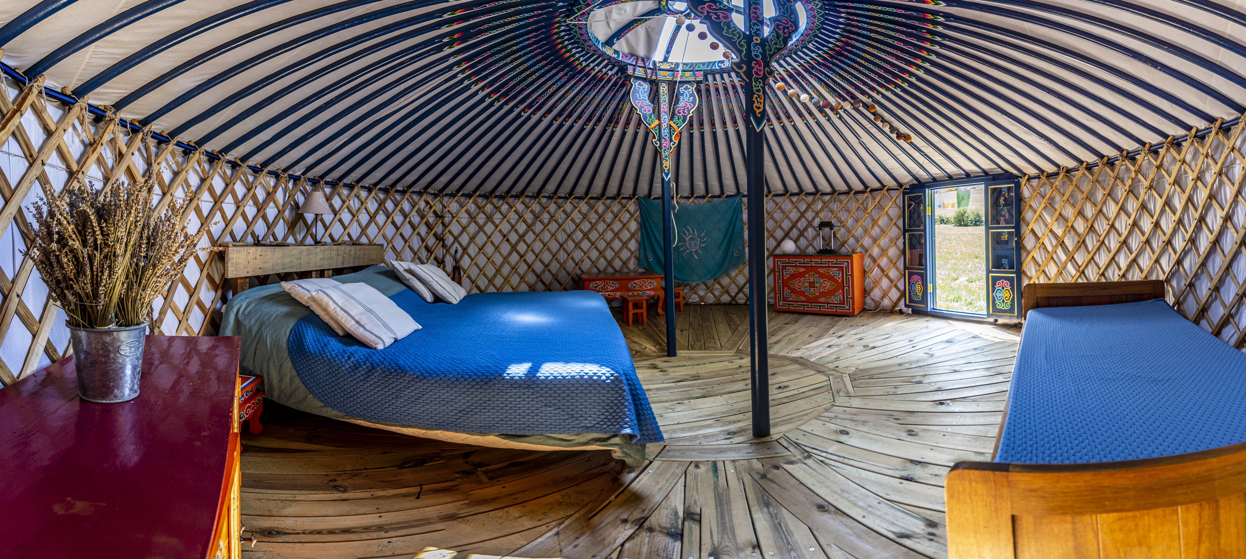La Yourte de la Bergerie du Val — Yourte avec spa en Drôme à Valence — chambre