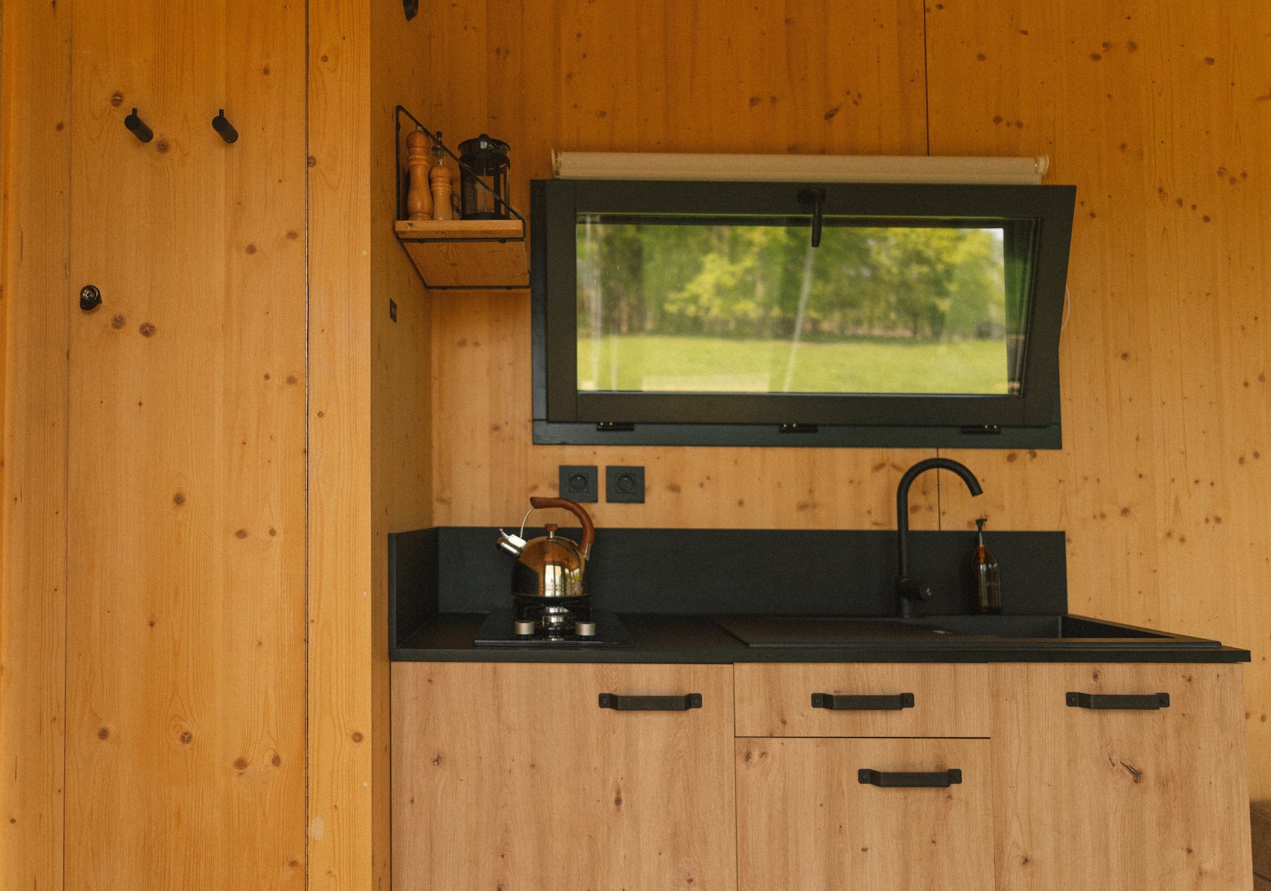 Une escapade enchantée dans une Tiny House au cœur du Perche normand à Bretoncelles — salle de bain