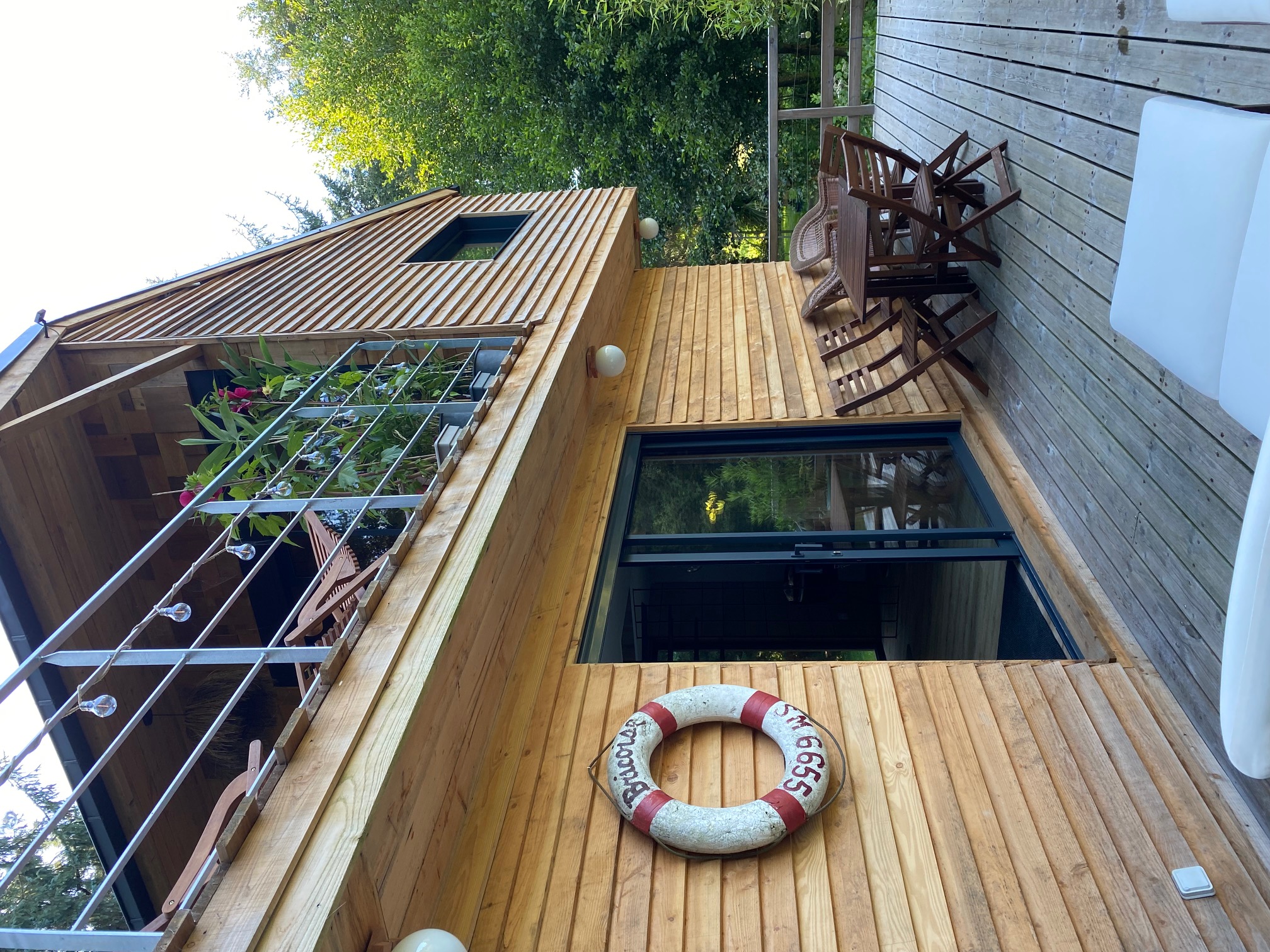 Chalet Spa sur pilotis — Cabane sur pilotis avec spa à Ille-et-Vilaine à Rennes — espace de vie