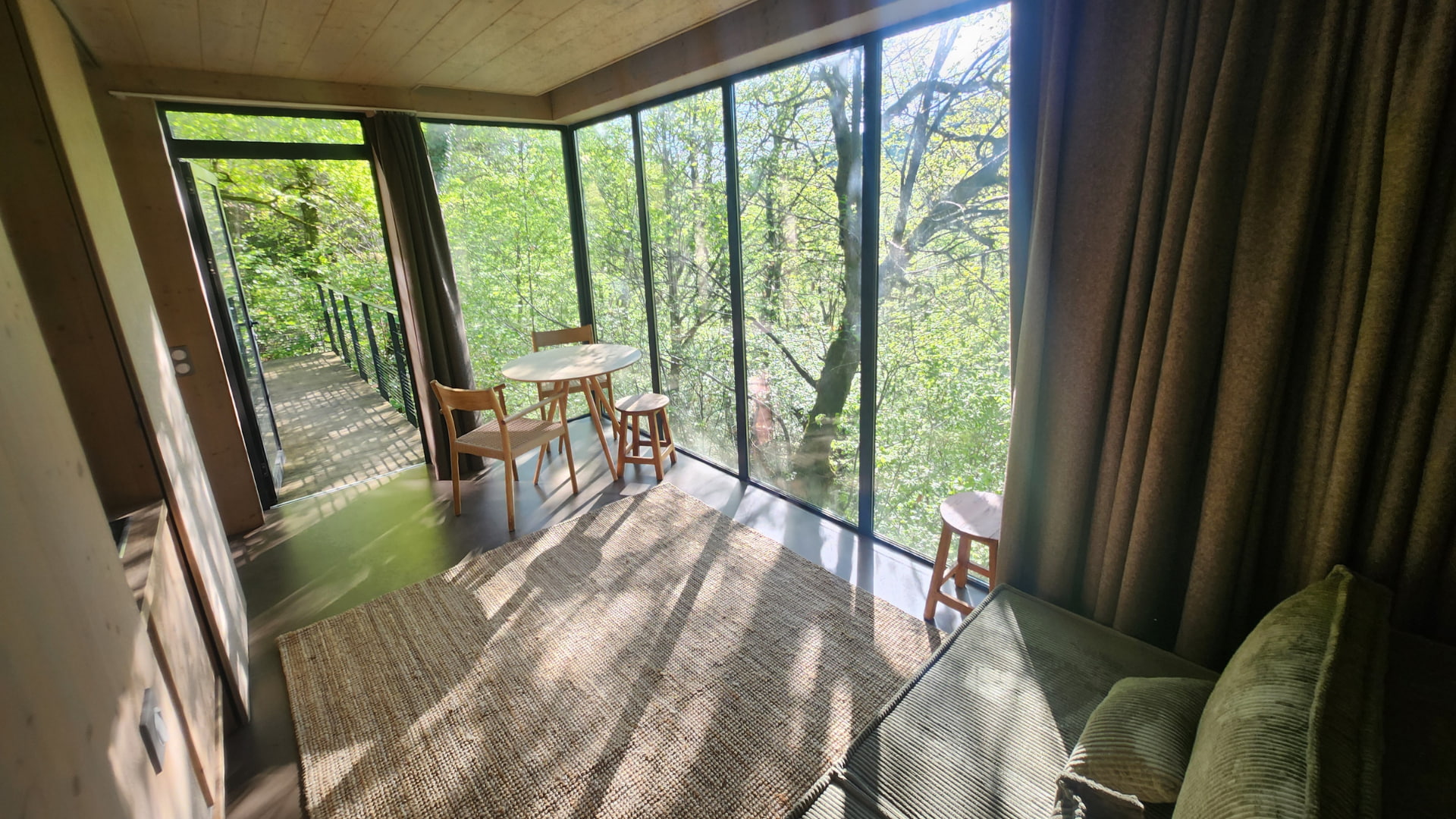 Cabane Epicéa : une expérience suspendue dans les arbres à Meyrignac L’Eglise — environnement naturel