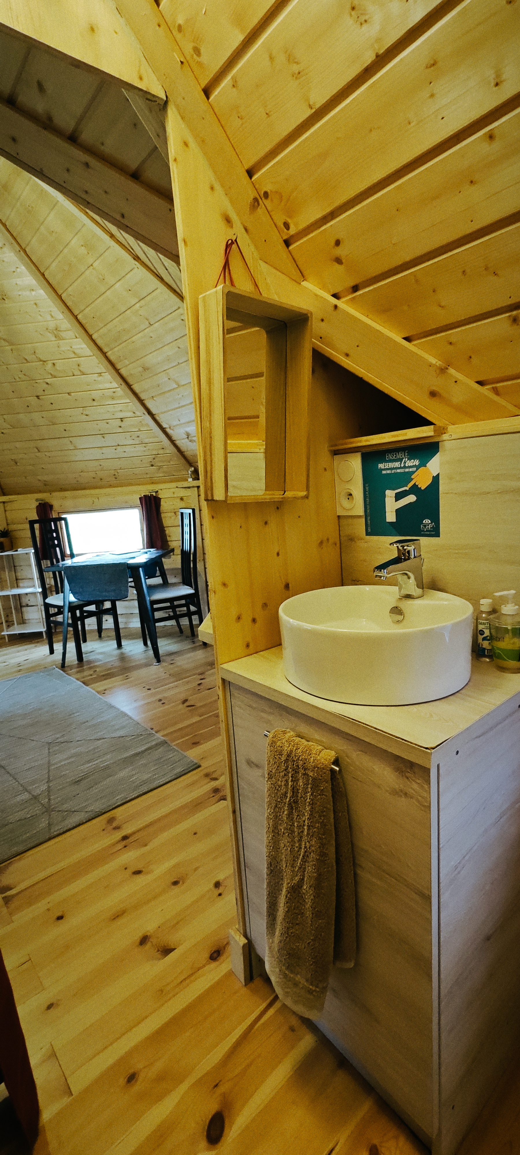 Hygge Scandinave : une cabane avec spa privatif à Aizenay à Aizenay — salle de bain