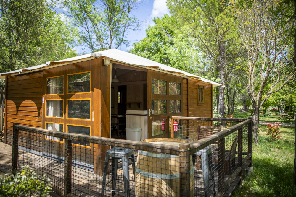 Cabane Vigneronne — Séjour avec spa au Domaine d'Anglas dans l'Hérault à Clermont-l'Hérault — détail architectural