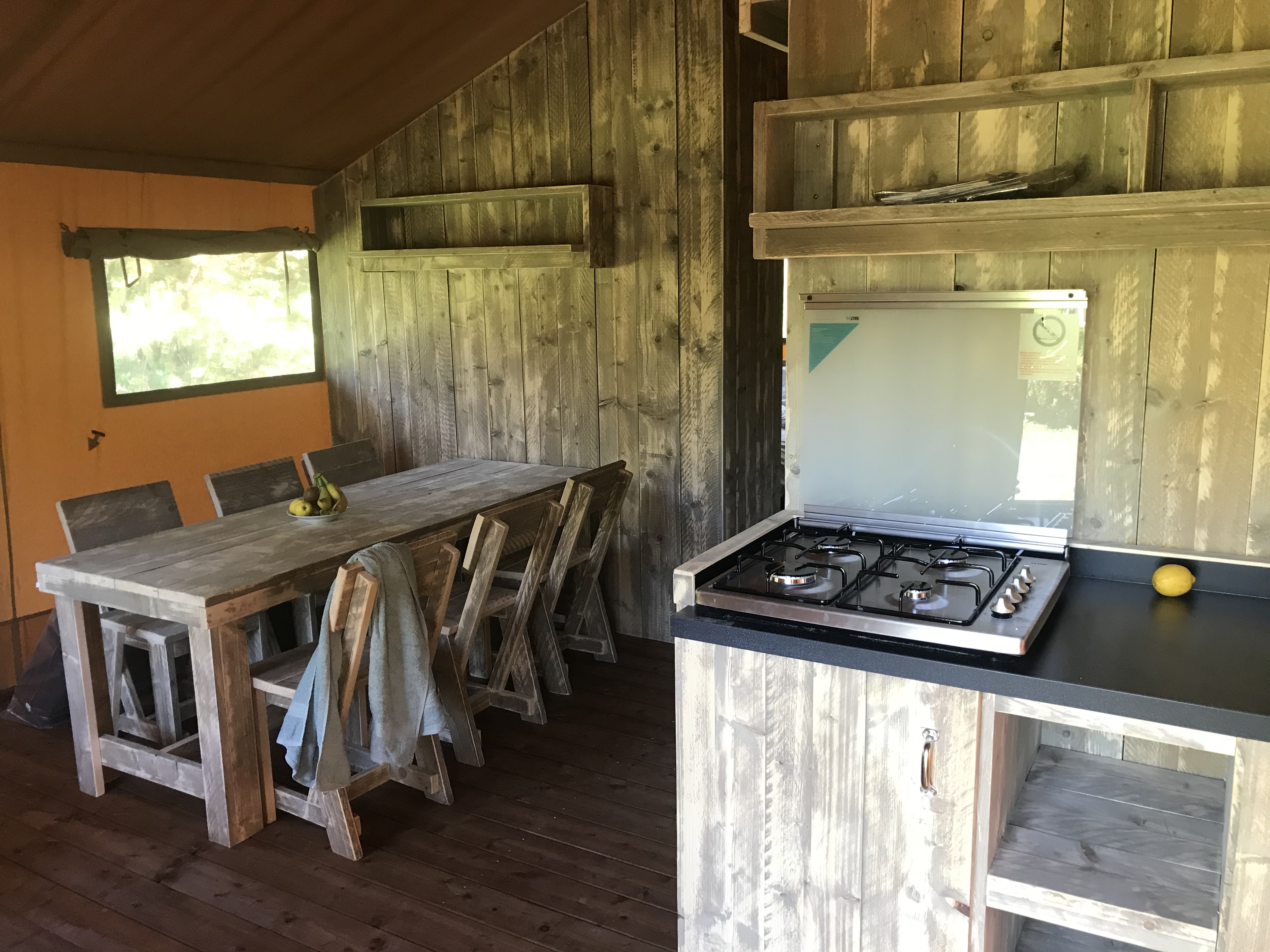Tente Woody Safari & Spa — Lodge safari avec spa à Oise à Clermont — salle de bain