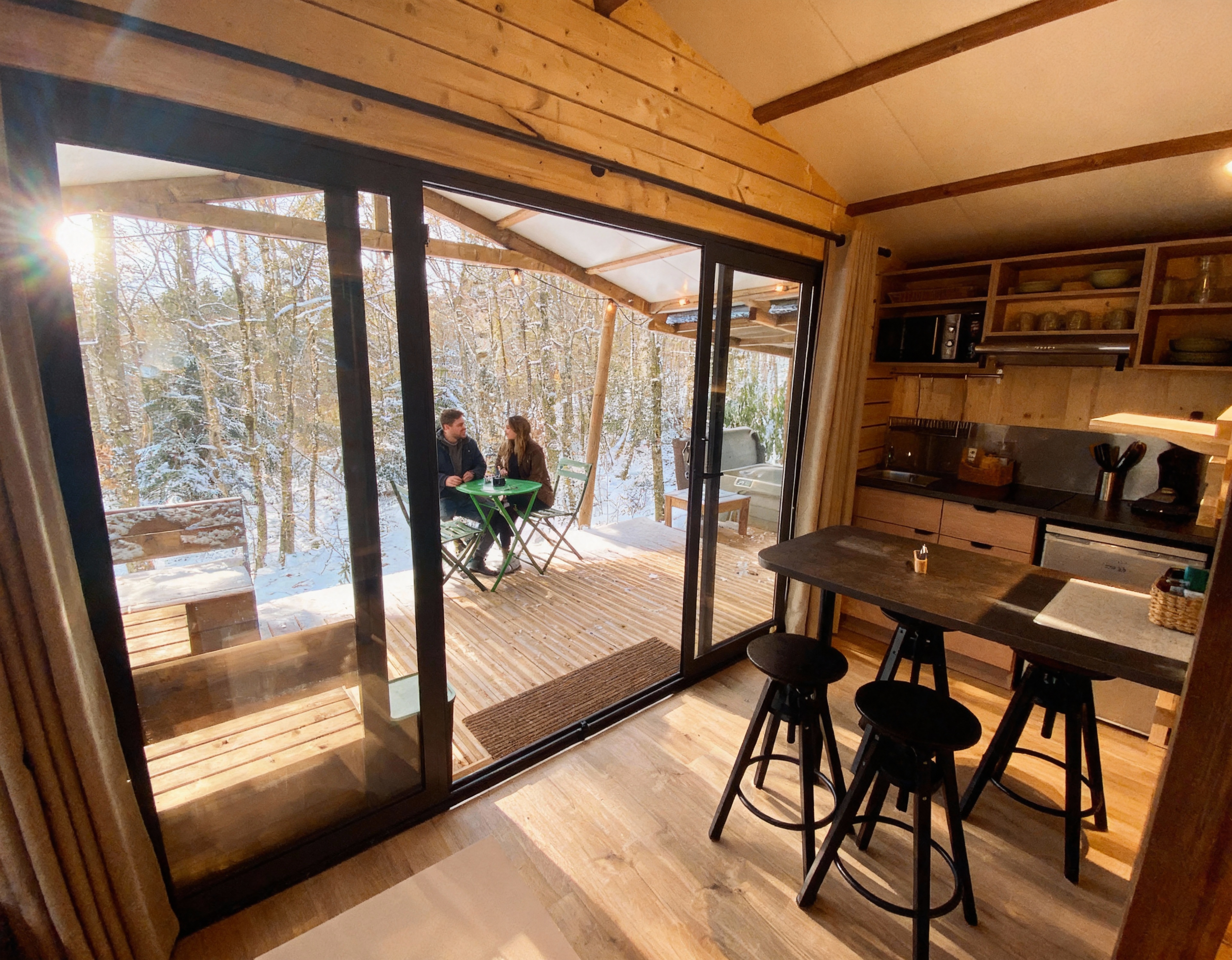 HY•Lødge Spa-2pers N°1 — Cabane avec spa privatif à Vosges à Épinal — chambre