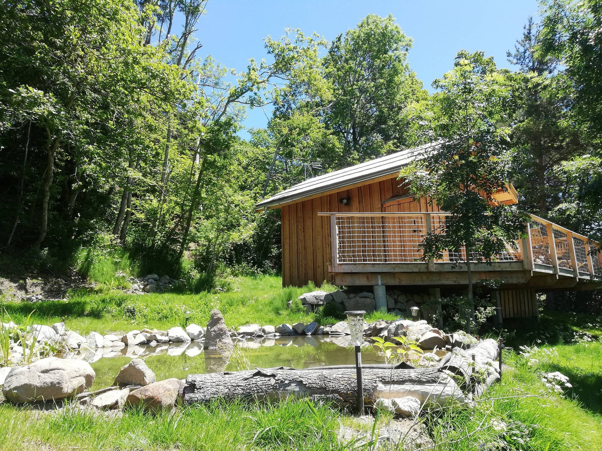 Cabane des Chastelas & Spa : une expérience unique en hauteur à St Julien En Champsaur — vue intérieure