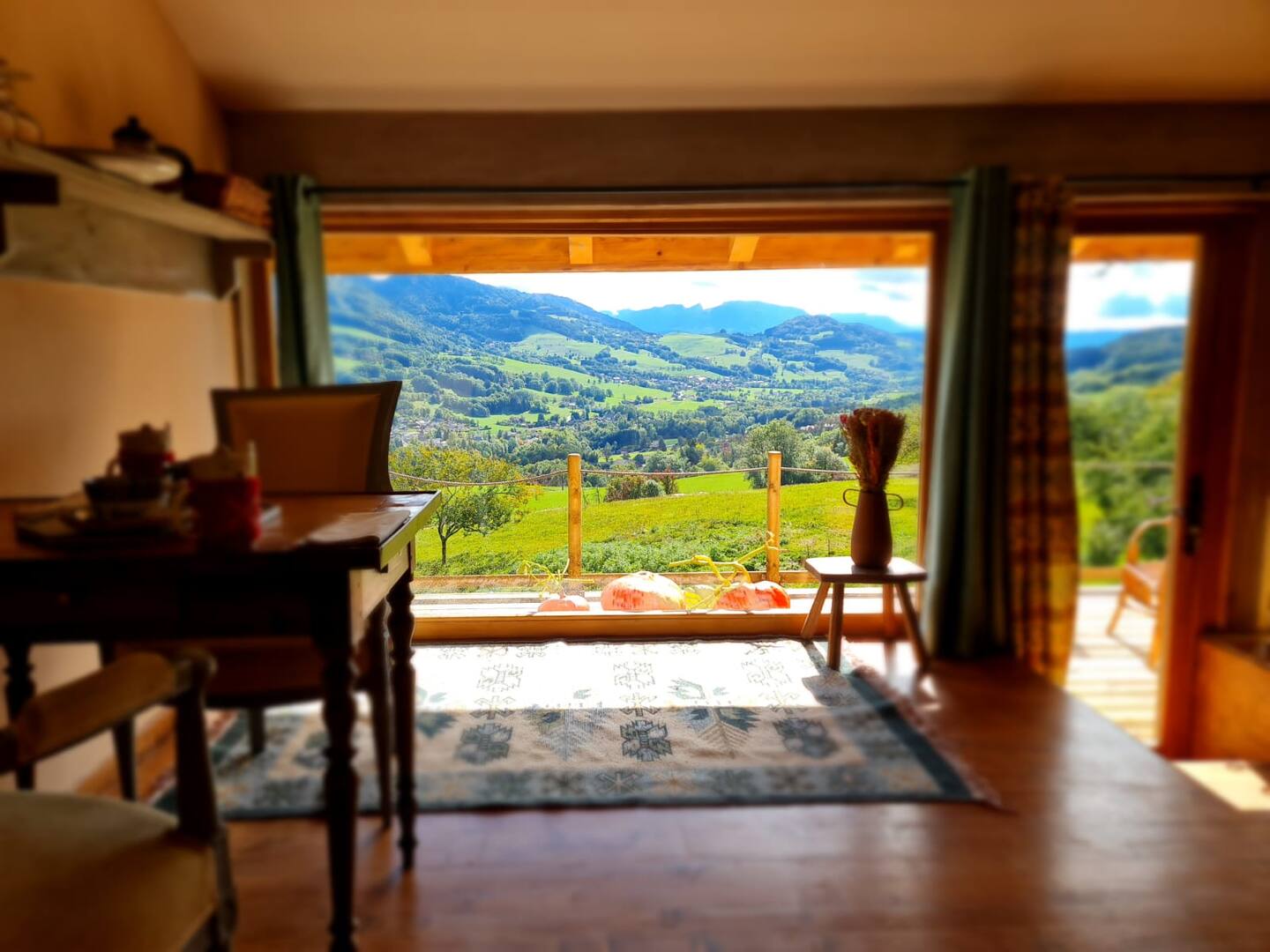 Refuge insolite avec vue panoramique — Maison authentique en Haute-Savoie