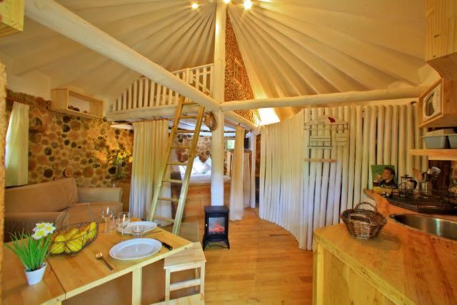 La Bela Sorga — Cabane à 6 mètres de hauteur en Dordogne à Saint Amand De Coly — espace de vie