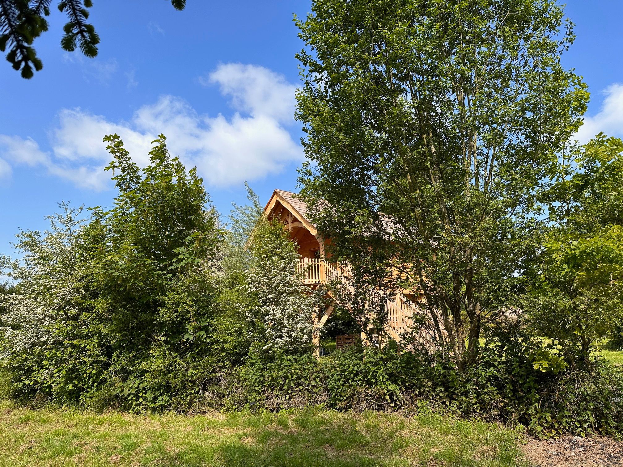 La Cozy & Spa : une cabane sur pilotis en Picardie à Roy-Boissy — salle de bain