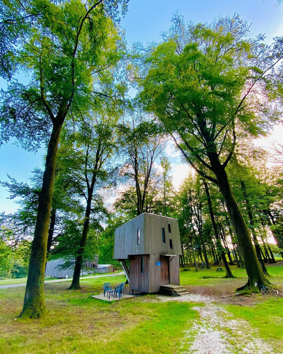 Évasion en cabane sur pilotis en Basse-Normandie à Saint-Sever-Calvados — vue intérieure