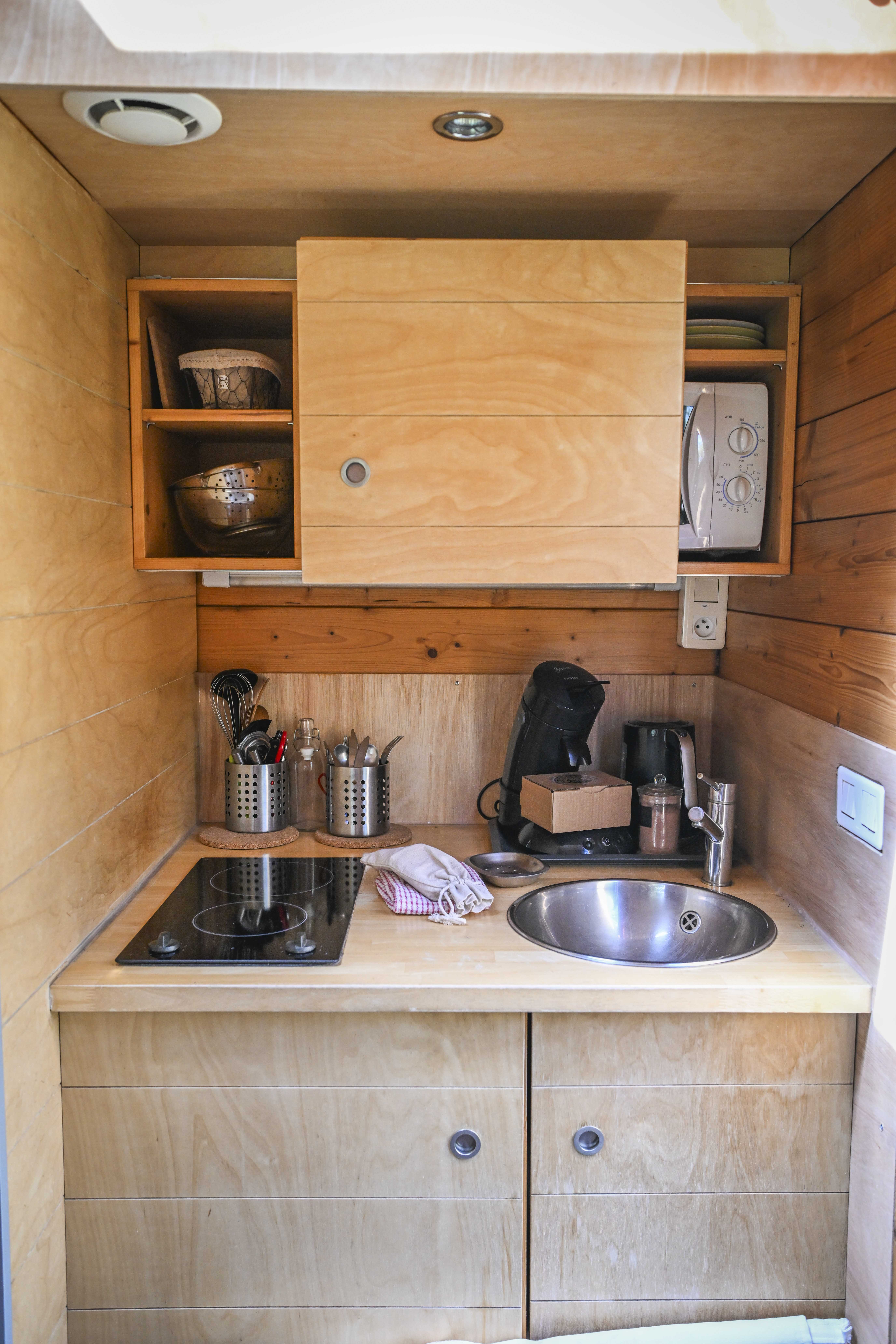 Séjournez dans un carré d'étoile en Ardèche du Sud avec spa à Vogüé — environnement naturel
