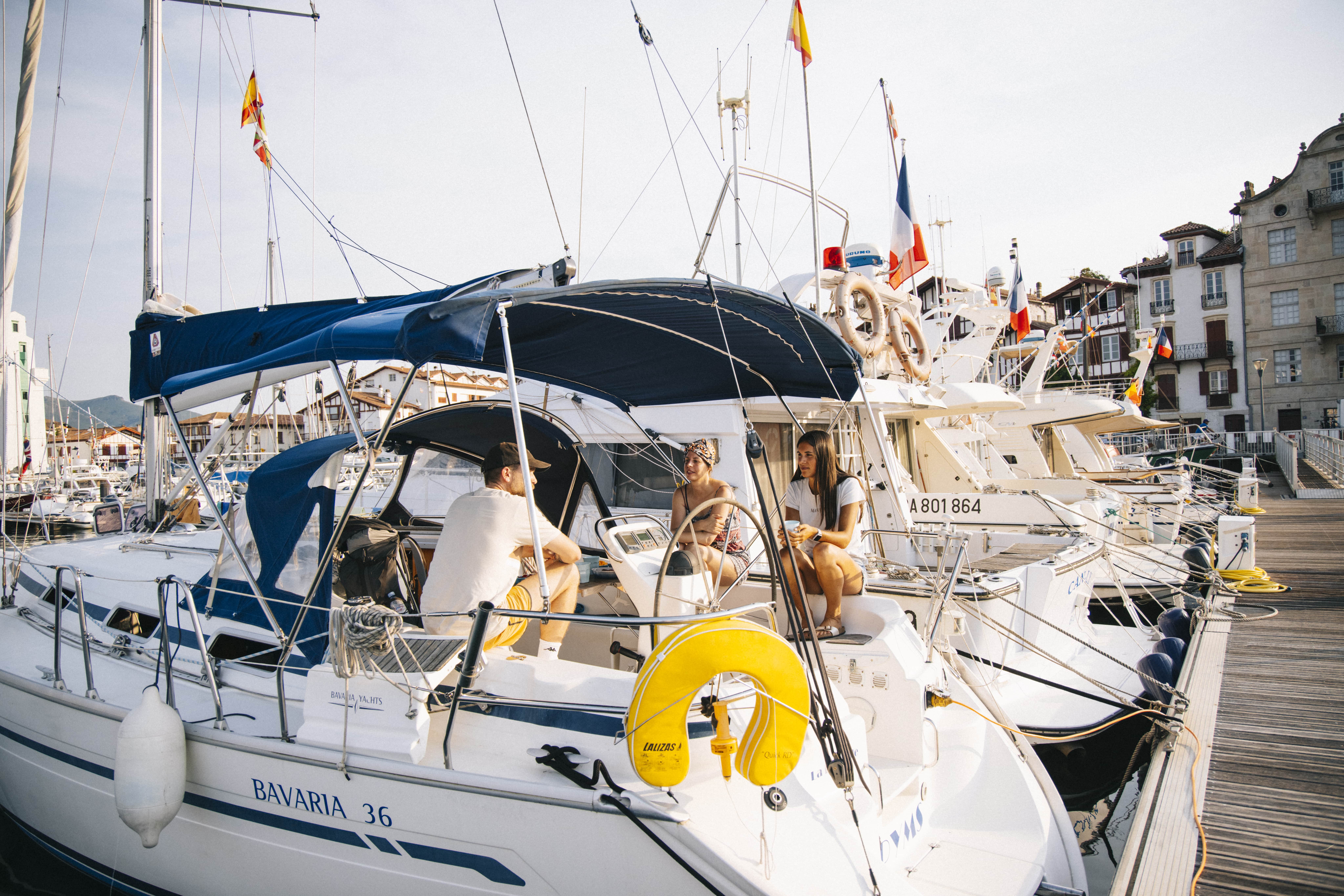 Échappez-vous à bord d'un voilier itinérant en Aquitaine à Hendaye — espace de vie