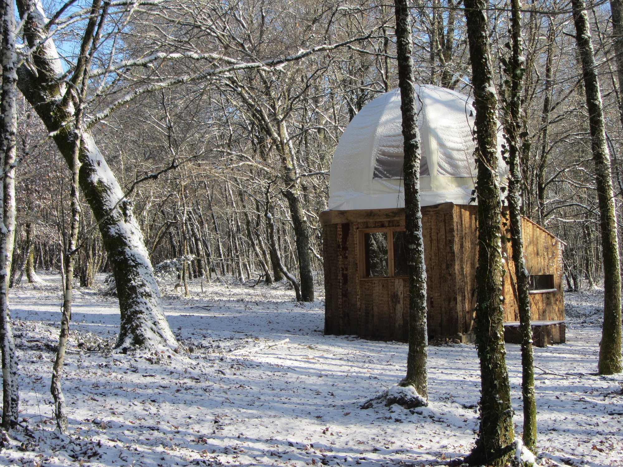 Bulle perchée — Nuit panoramique à 3m en Dordogne à Coursac — cuisine