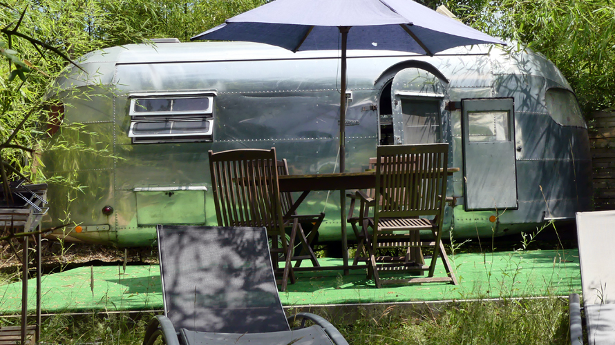 SILVER STREAK 1953 — Caravane avec jacuzzi à Ariège à Vernajoul — vue intérieure