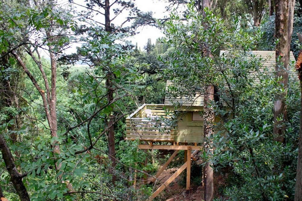 Cabane Cahute : une expérience suspendue en Languedoc-Roussillon à Villalier — espace de vie