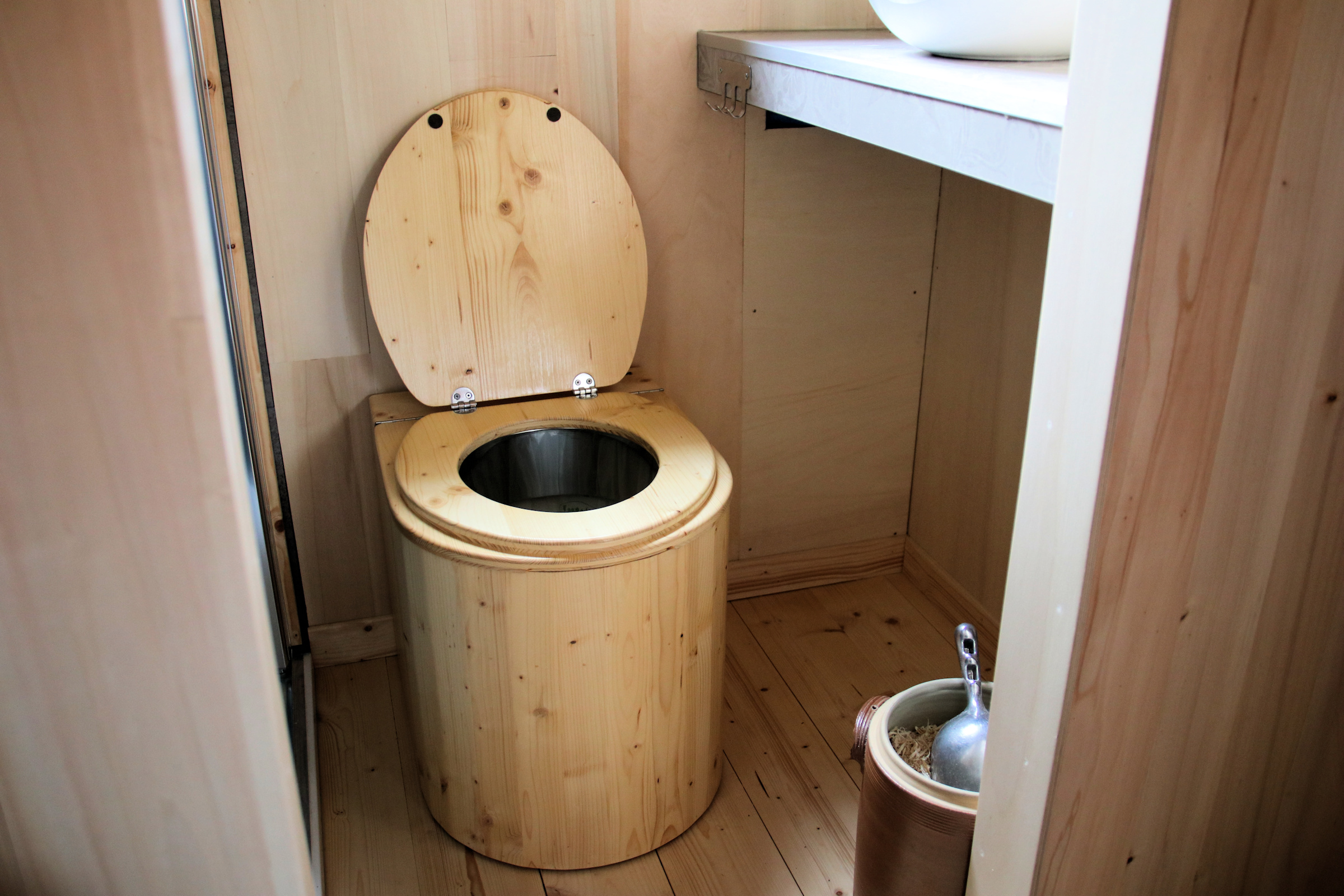 Un p'Tiny dans le jardin — Tiny House avec spa à Charente à Châteauneuf-sur-Charente — cuisine