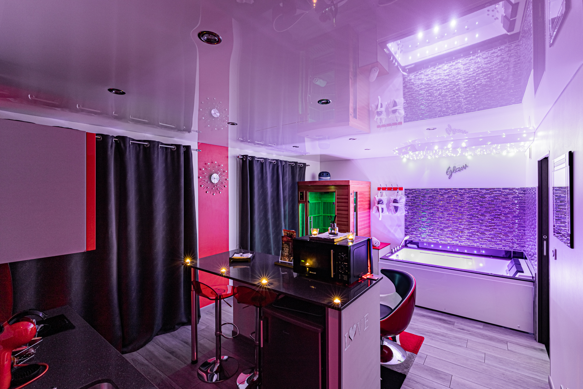 Glam Appart Spa Love you ciel étoilé — Appartement avec spa à Dijon à Dijon — cuisine