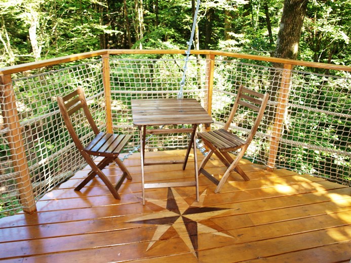 Cabane Vigie : une expérience suspendue dans les arbres à Cléder — espace de vie