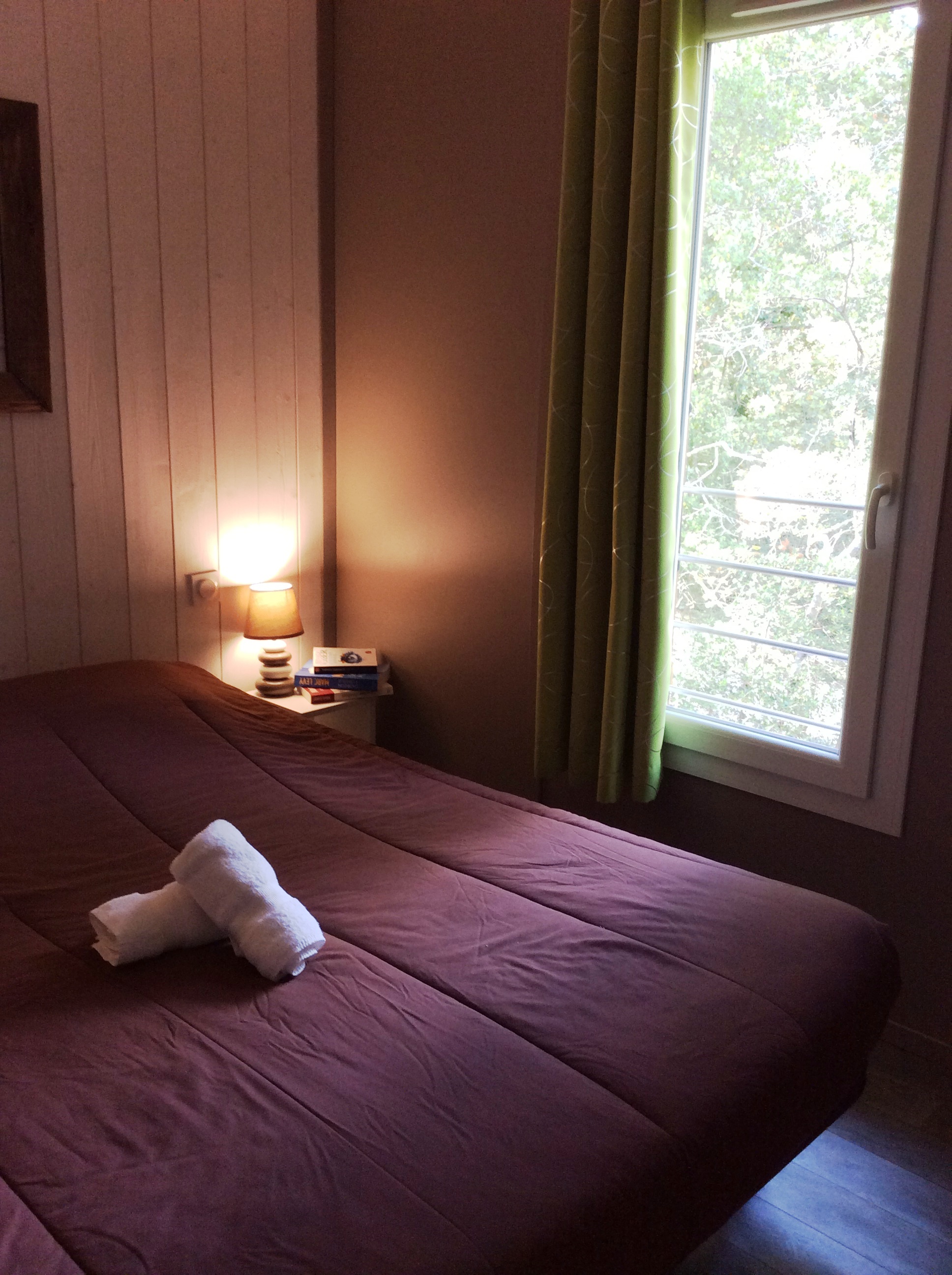 Cottage Luxe — Cabane avec spa à Domaine d'Anglas dans l'Hérault à Brissac — salle de bain