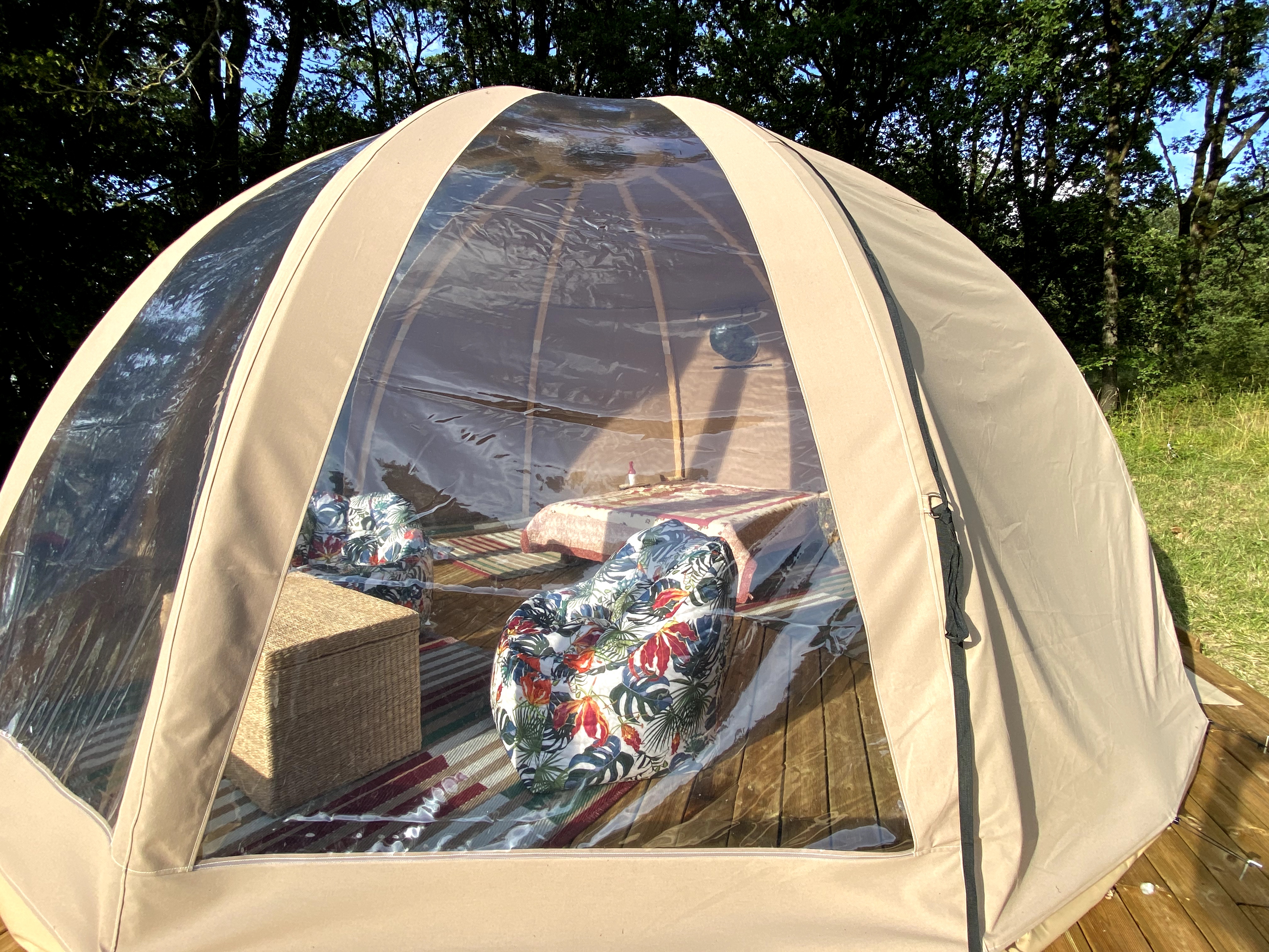 Séjournez dans une tente wigwam au cœur de la nature à Savonnières — vue intérieure
