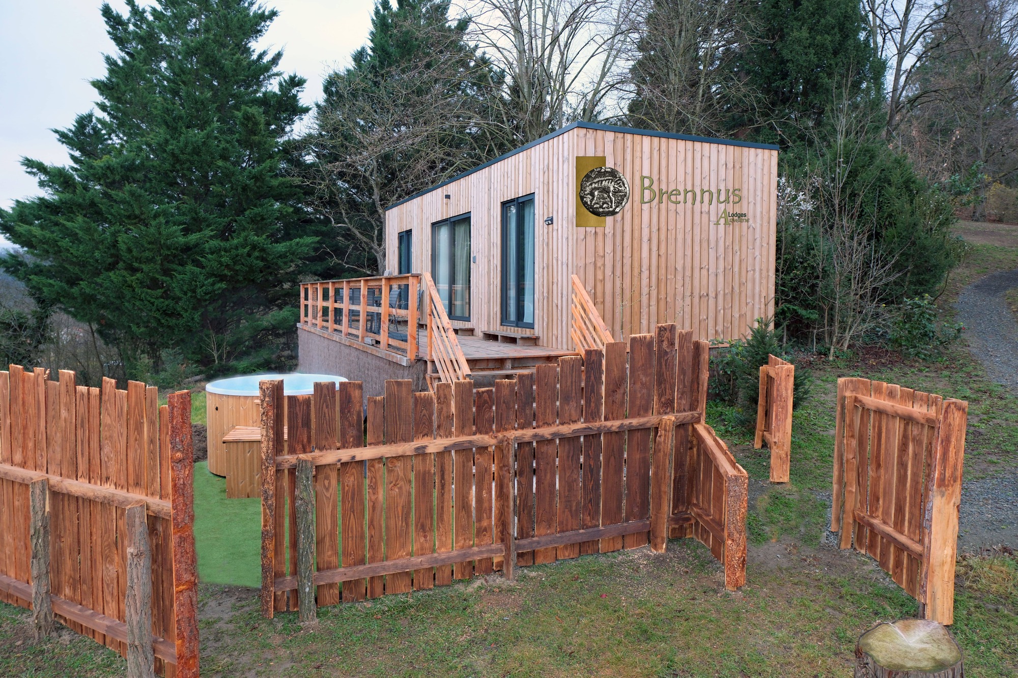 Cabane Brennus avec bain à remous en Auvergne
