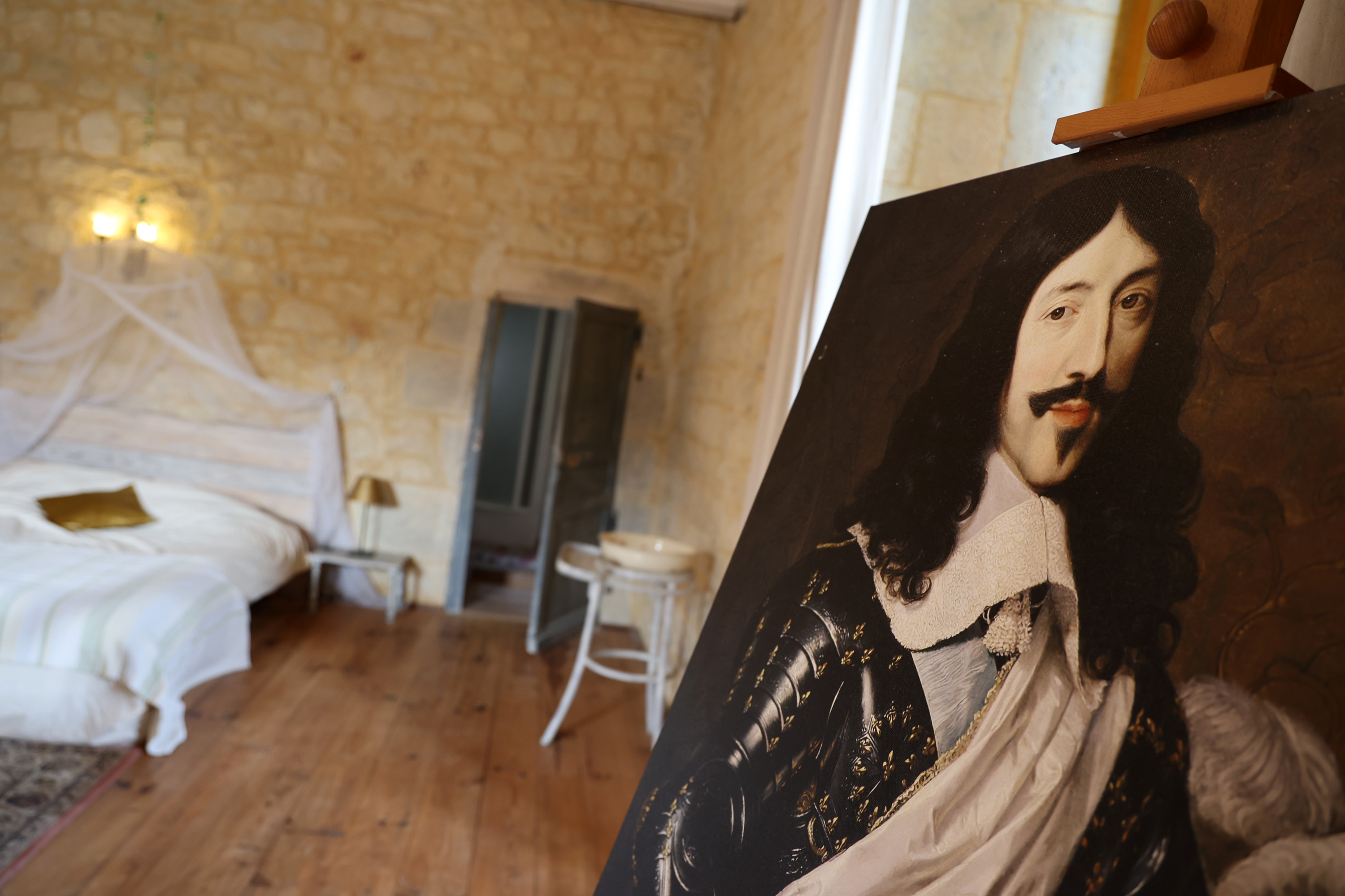 Chambre du Roi — Nuit historique dans un Château à Saint-Chamarand à Saint-Chamarand — vue intérieure