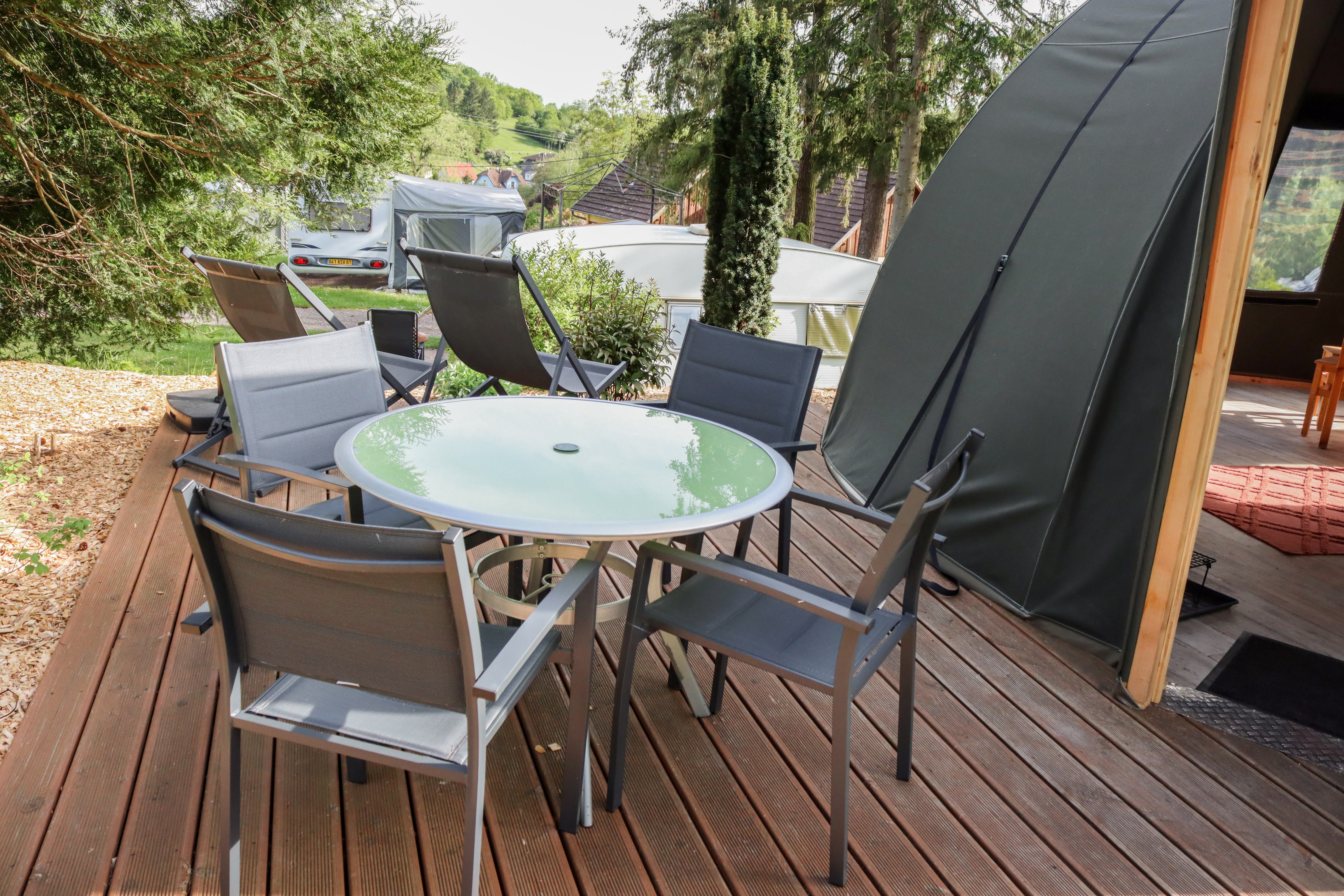 Émilie : un wigwam enchanteur au cœur de l'Alsace à Niederbronn-Les-Bains — vue intérieure