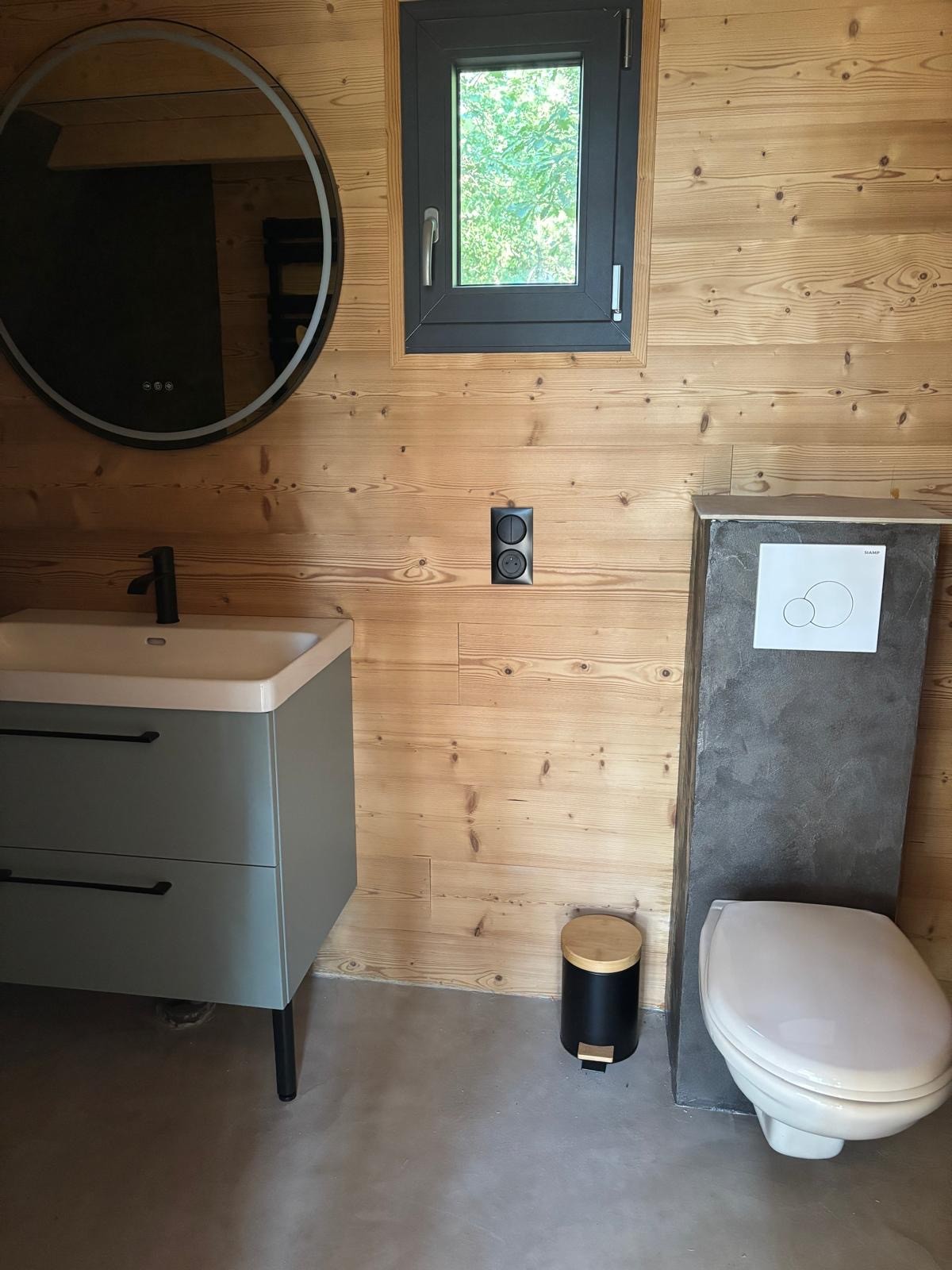 Chalet CanopéA SPA Privatif — Cabane avec jacuzzi à Drôme à Saint-Christophe-et-le-Laris — environnement naturel
