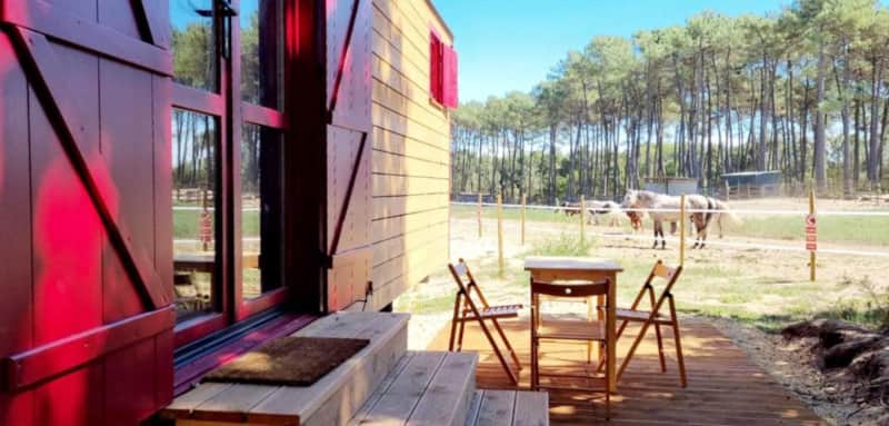 Évasion en roulotte supérieure au cœur de l'Aquitaine à Mées — espace de vie