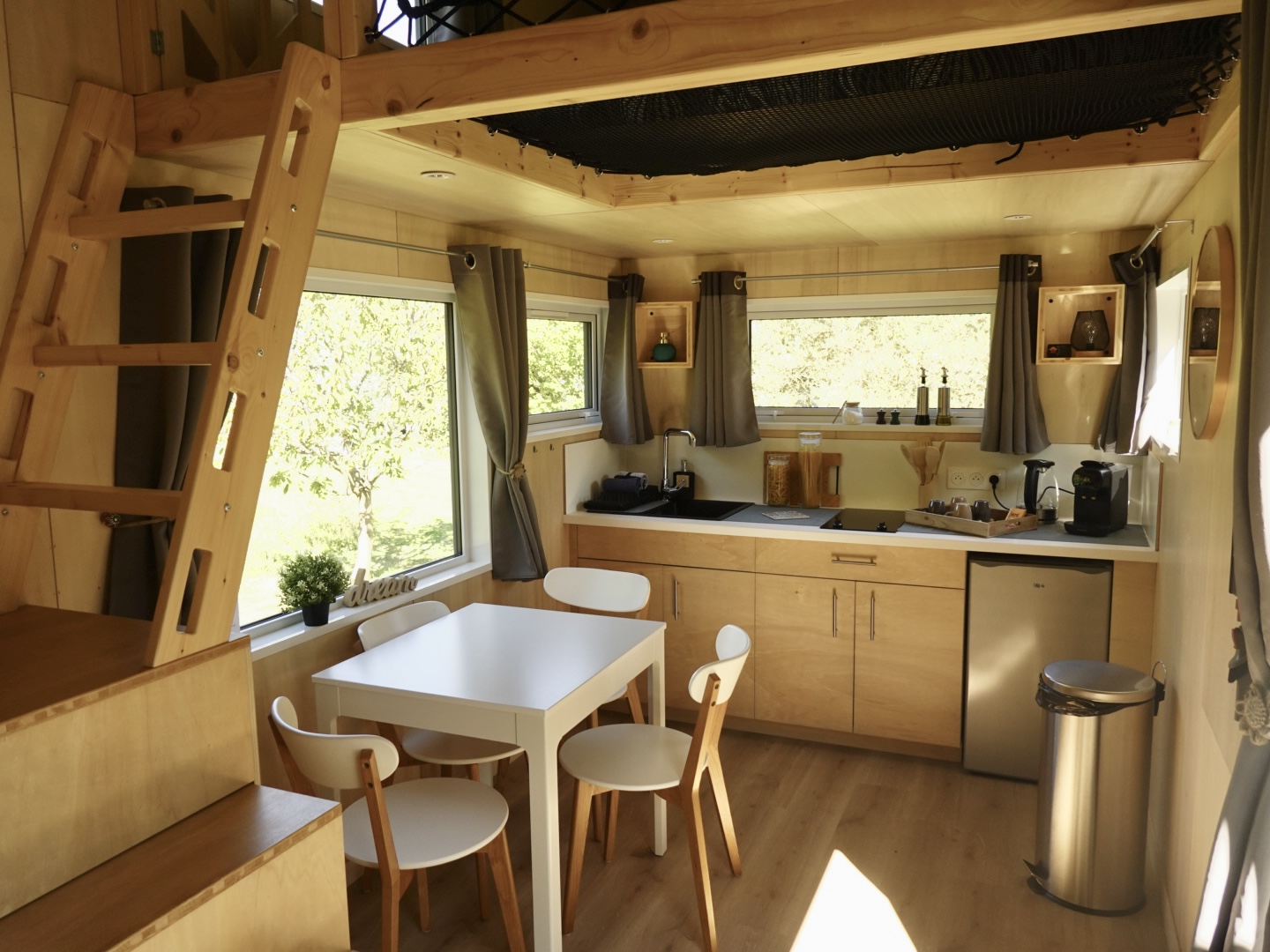 La Tiny du Rocher — Tiny House avec spa à Vaucluse à Apt — cuisine