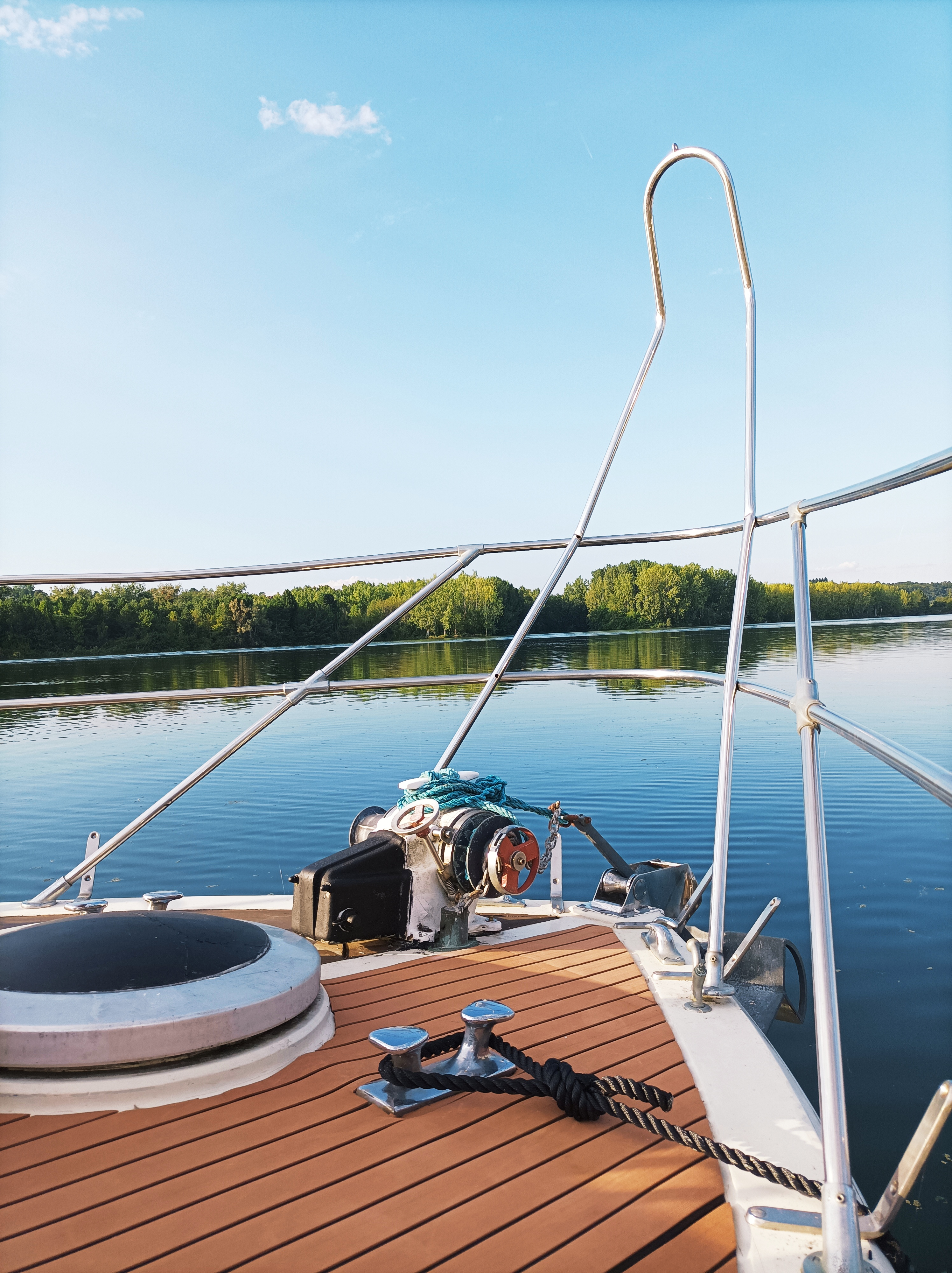 Yacht L'Odysea — Péniche avec spa à Port Ilon (Yvelines) à Saint-Martin-la-Garenne — cuisine