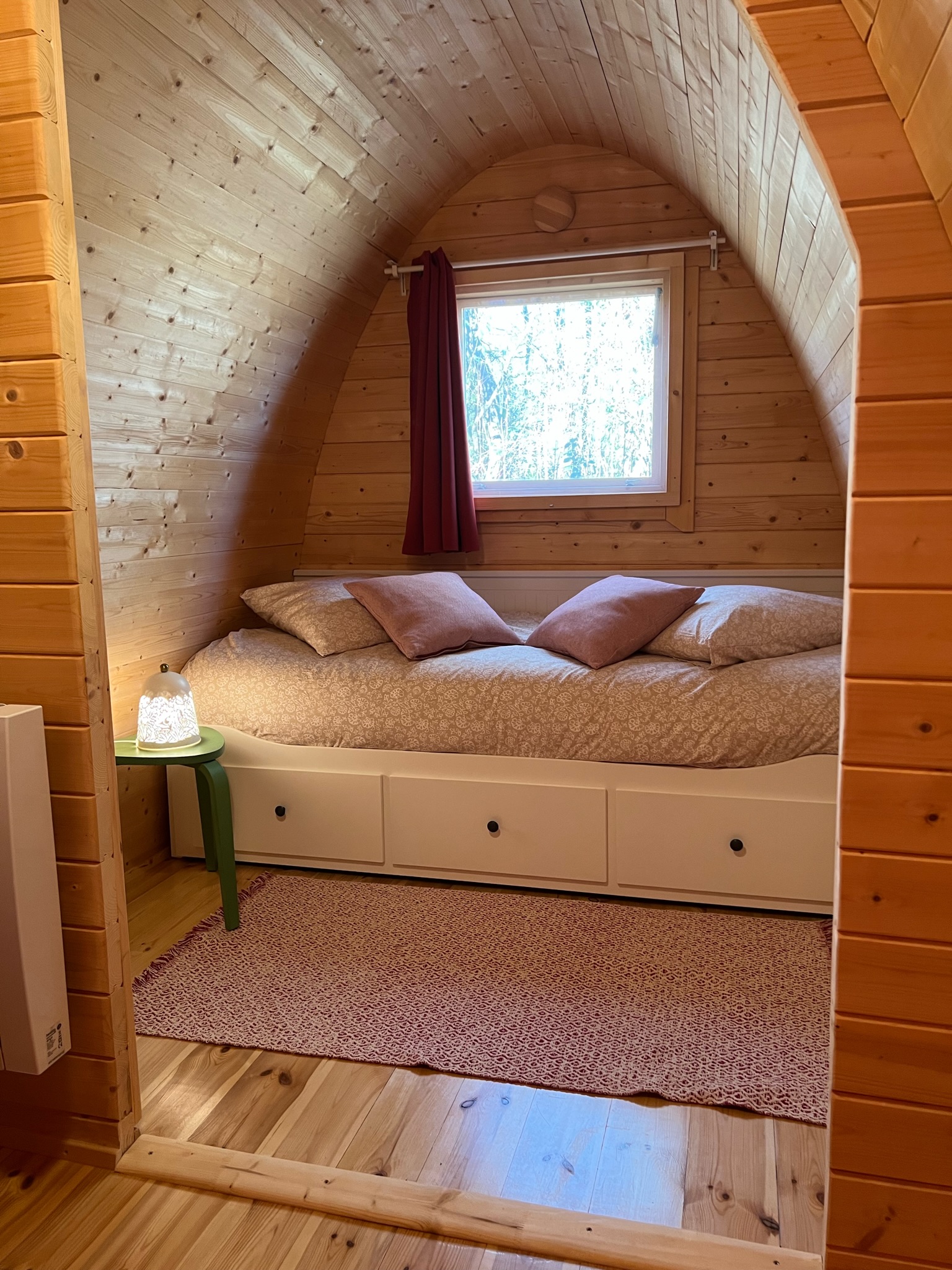 PoppyPod : un cocon suspendu au cœur de la Bourgogne à Saint Usuge — vue intérieure