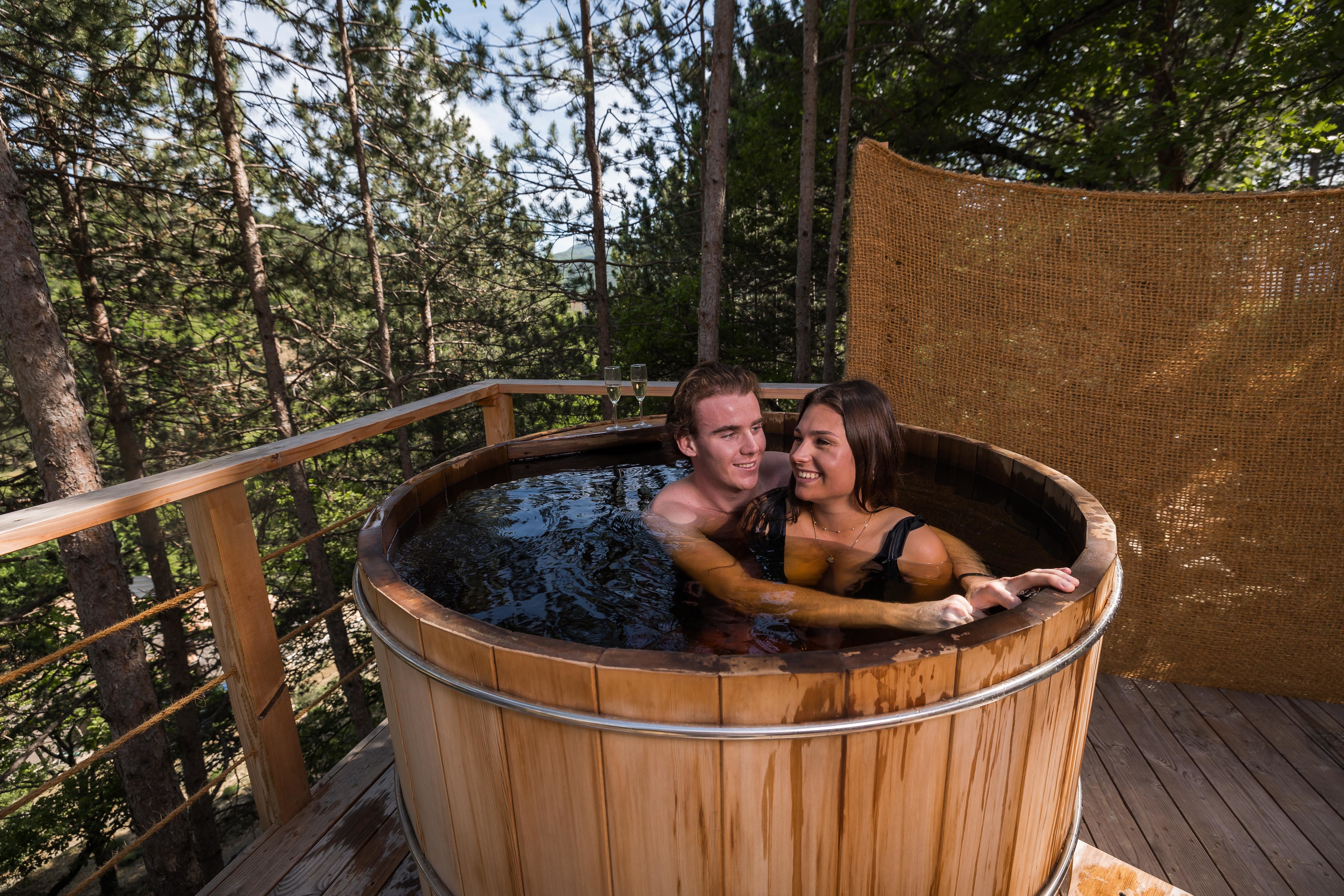 Le Lodge La Parenthèse — Cabane dans les arbres avec bain nordique à Dieulefit à Dieulefit — salle de bain