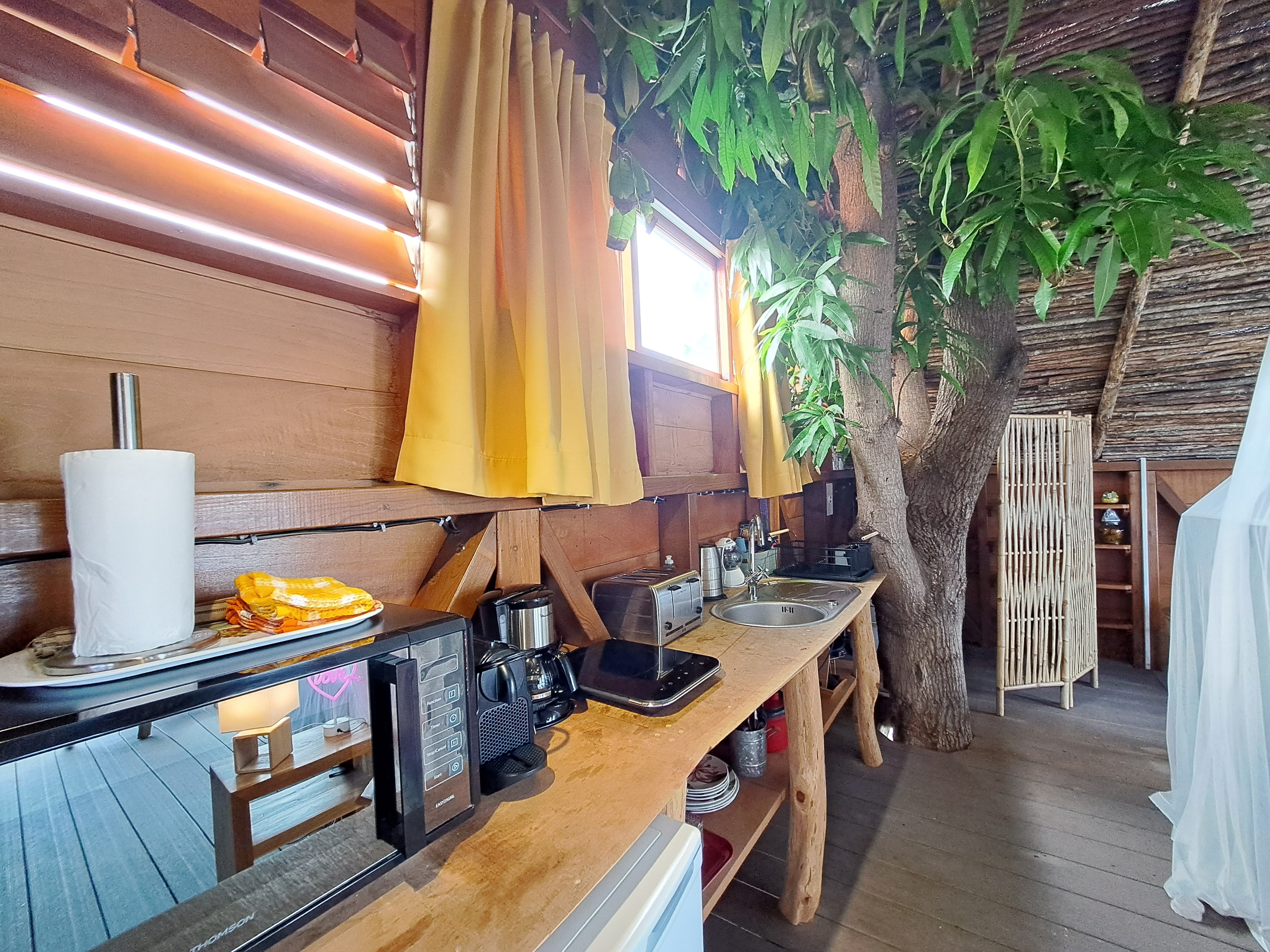 Kaza man coco : une cabane sur pilotis en Guadeloupe à Vieux Habitants — salle de bain