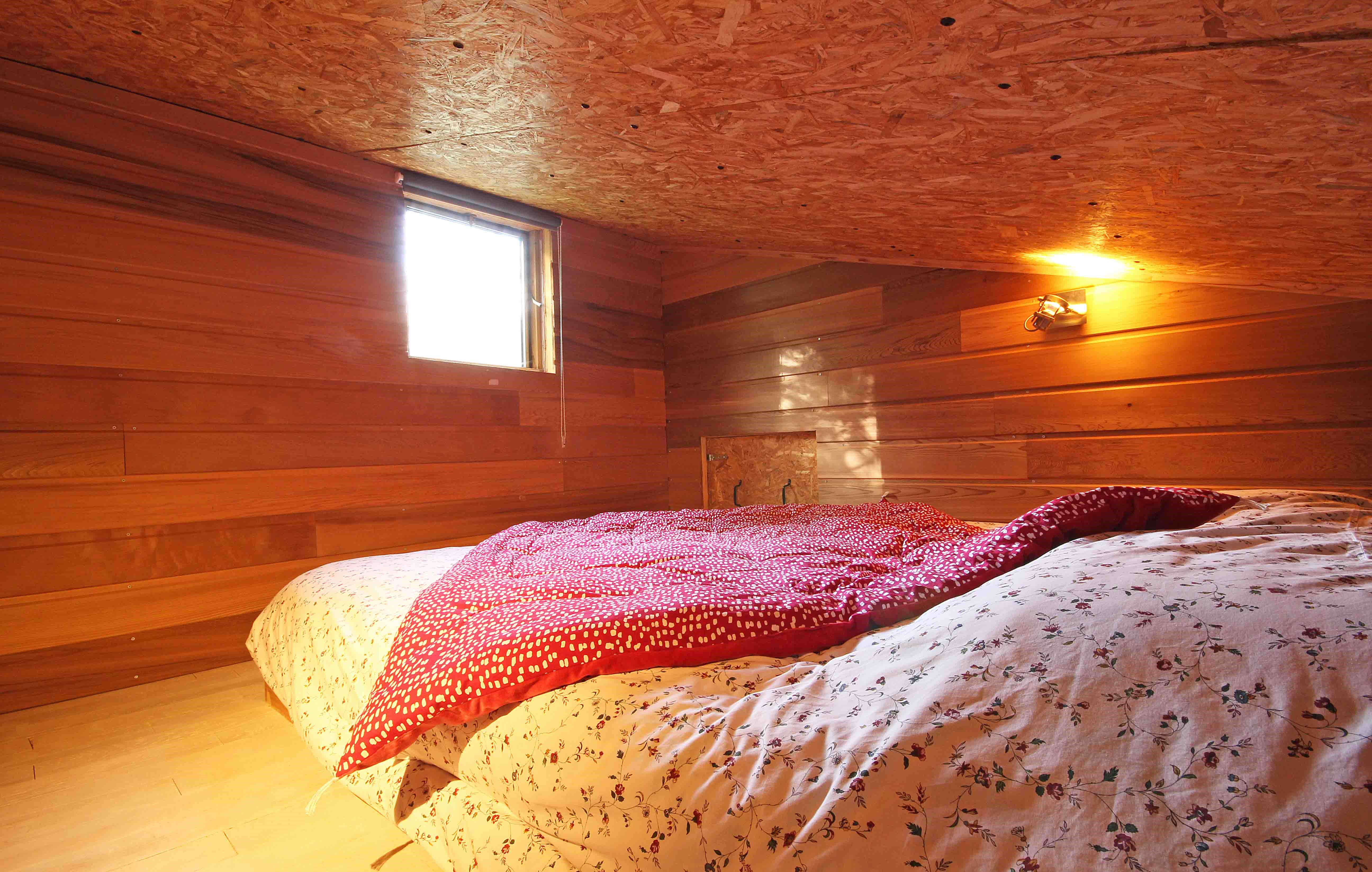 La Cabane de Léo : une escapade bien-être en Basse-Normandie à La Lande De Goult — détail architectural