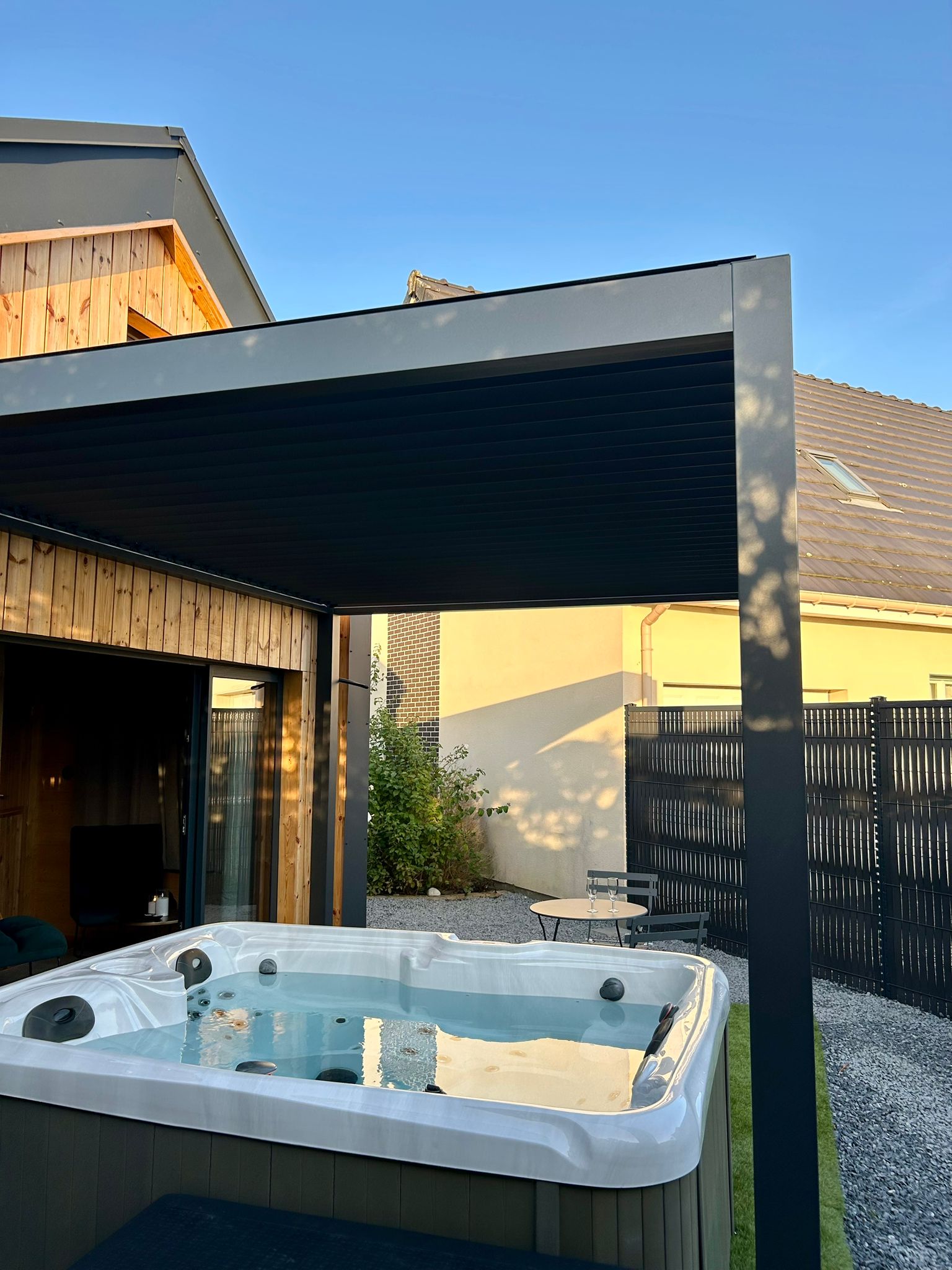 Cosy Lodgy & Spa — Chalet avec jacuzzi en Seine-Maritime à Rouen — salle de bain