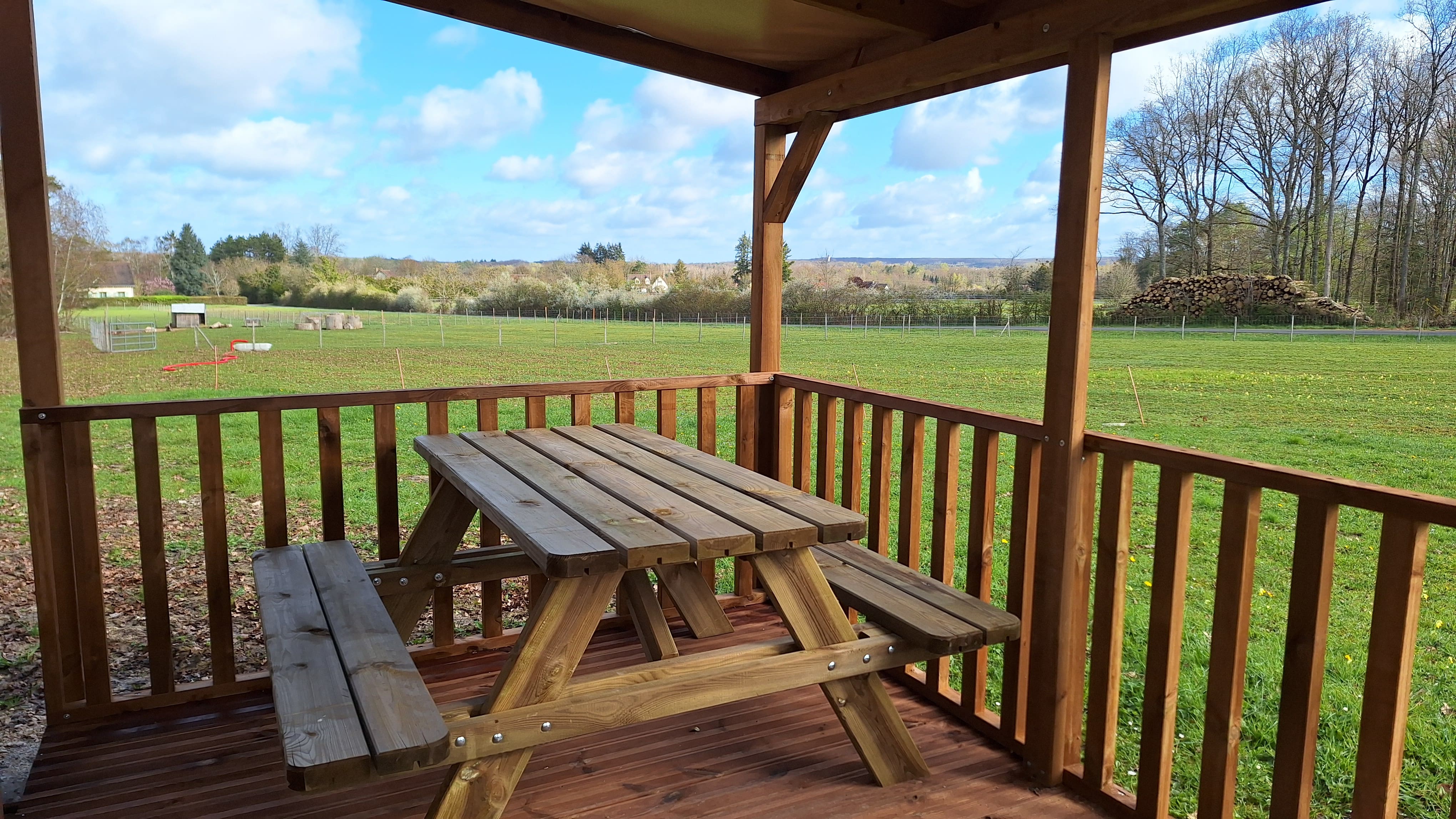 Cabane tribu Bouton d'Or — Séjour confortable avec spa à Loir-et-Cher à La Ferté-Imbault — chambre