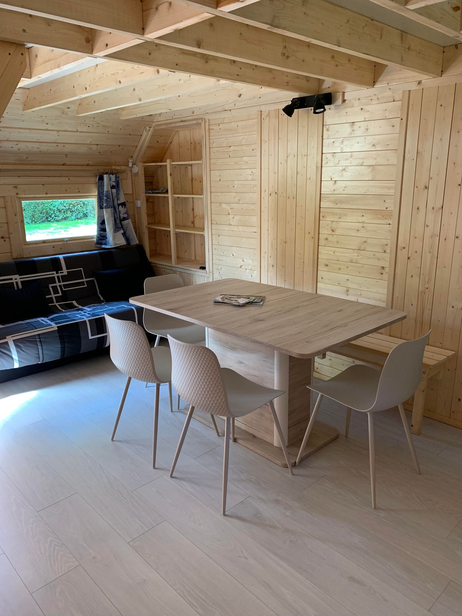 Kota Maxi Family Luxe Spa : une évasion en pleine nature à Guérande — vue intérieure