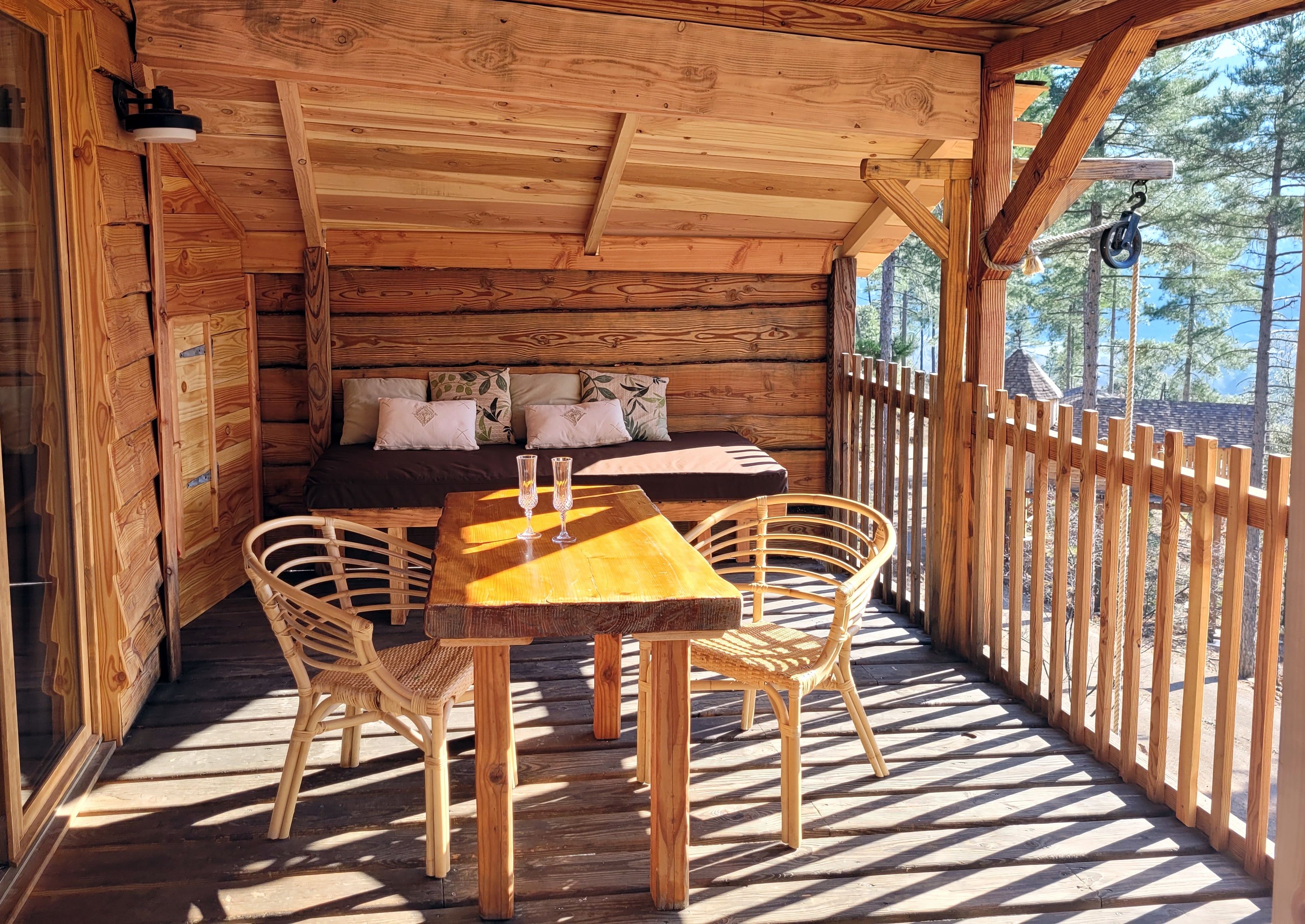 La cabane & spa Céleste — Nuit perchée à 7m en Ardèche à Le Teil — cuisine