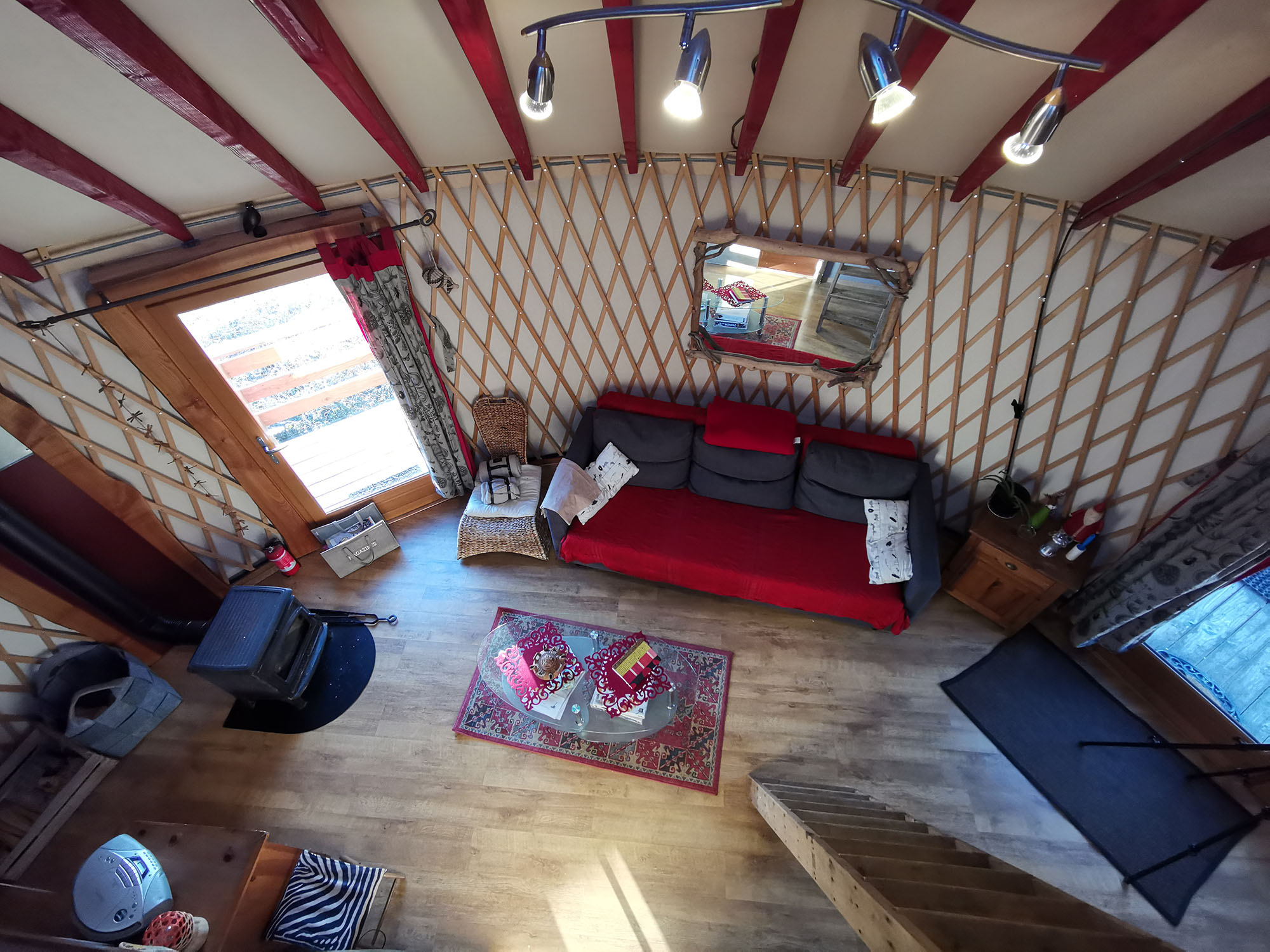 Yourte avec Spa privé — Séjour insolite à l'Isère à Saint-Quentin-sur-Isère — salle de bain