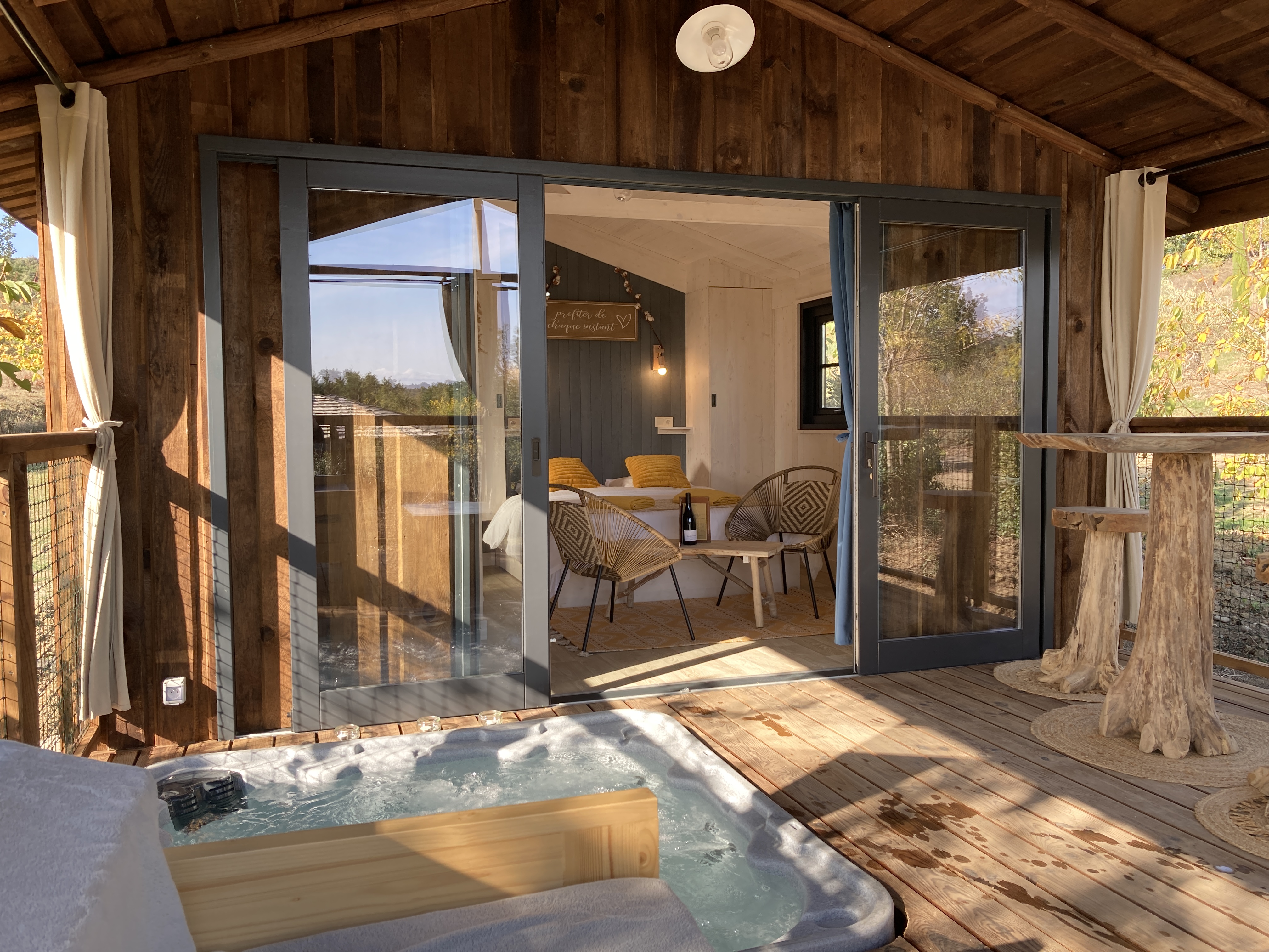 Cabane Miel et Coton : une évasion sensorielle en pleine nature à Villarzel Du Razès — vue intérieure