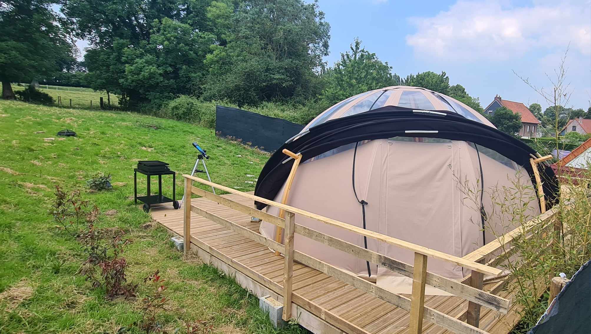 La Sphère étoilée : un wigwam enchanteur en pleine nature à Hauts-de-France — détail architectural